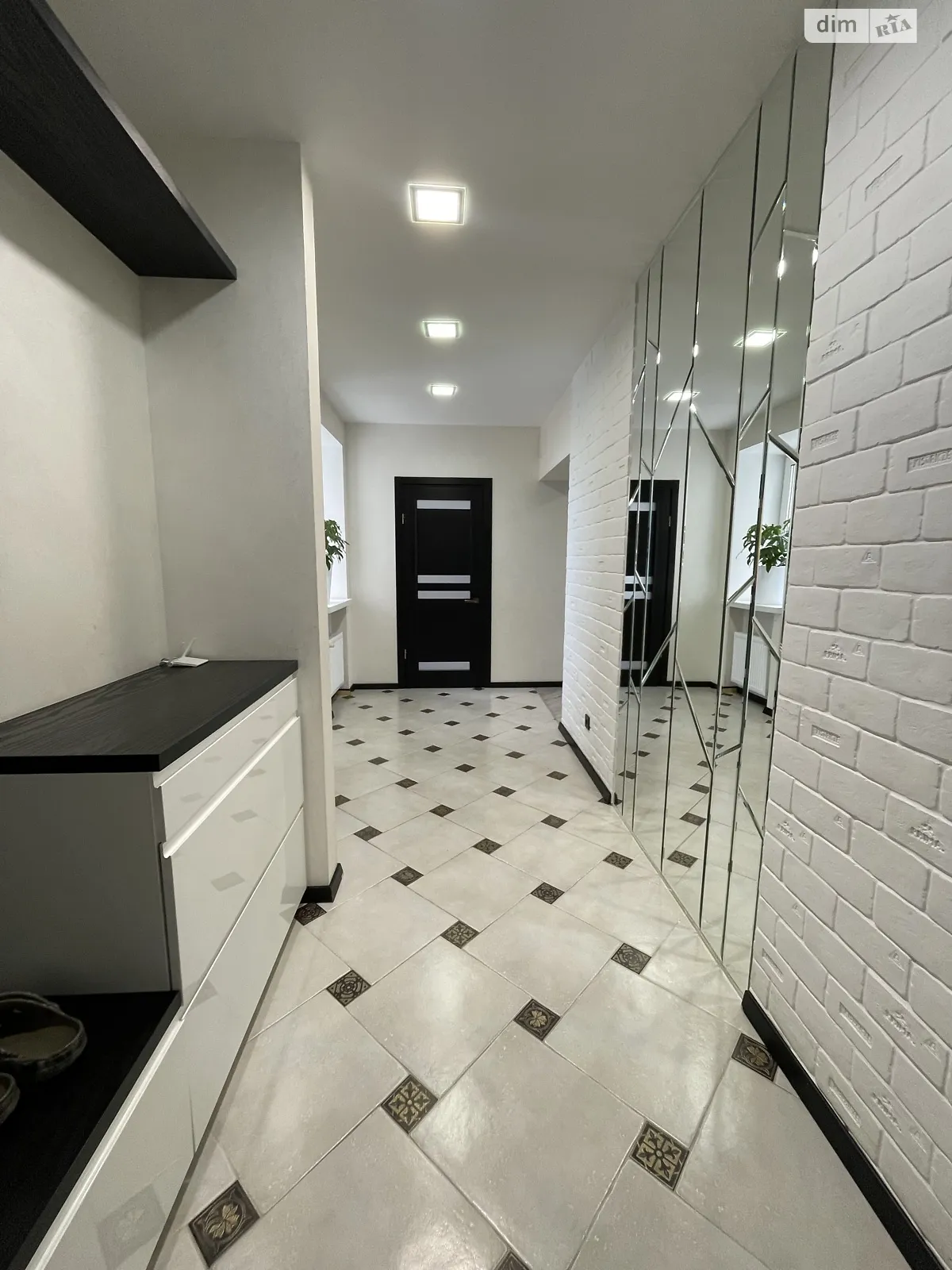 Продается 3-комнатная квартира 107.9 кв. м в Ровно, ул. Видинская, 5В - фото 1