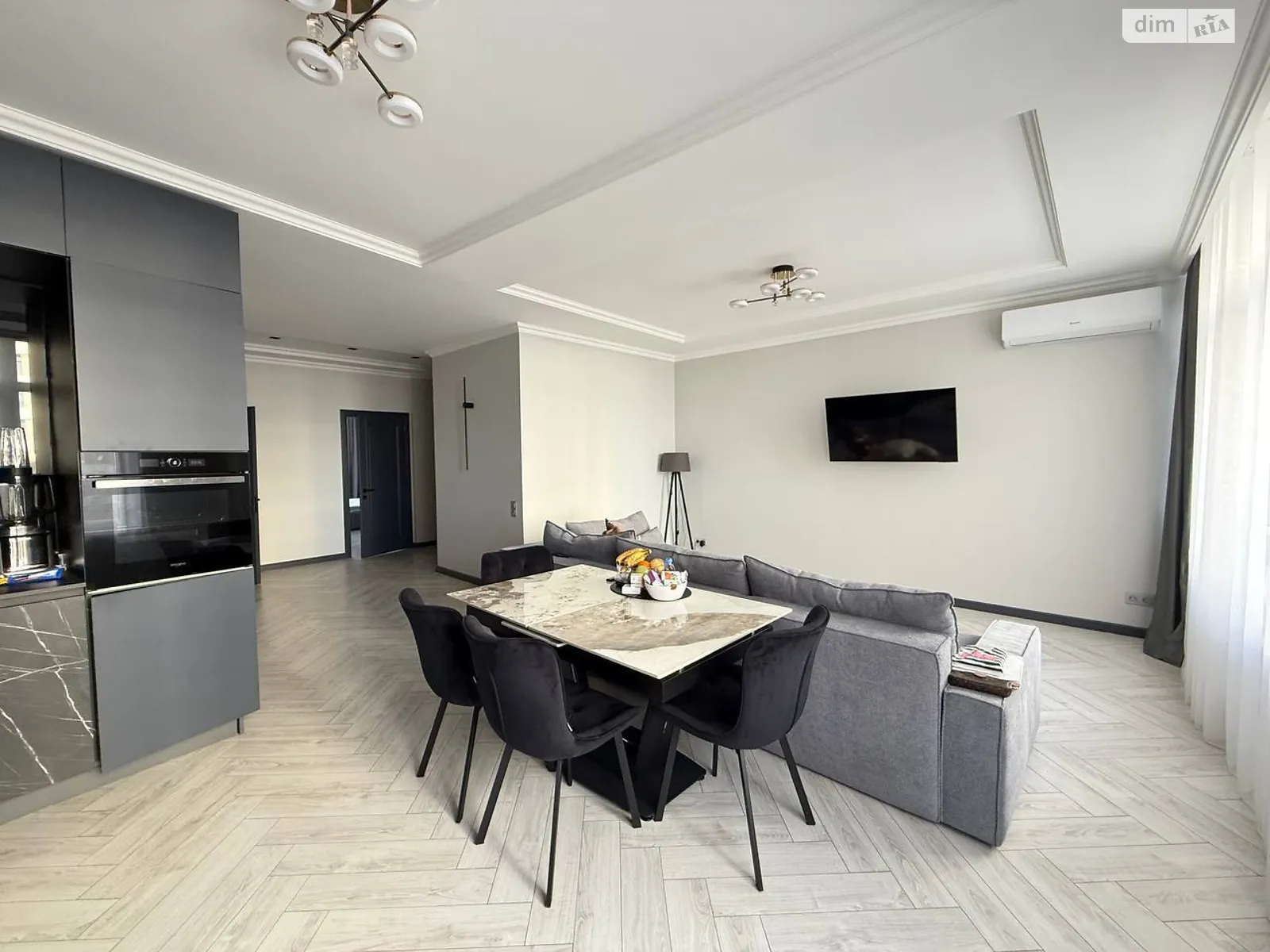 Сдается в аренду 3-комнатная квартира в Одессе, ул. Валерия Самофалова, 16А/2 - фото 1