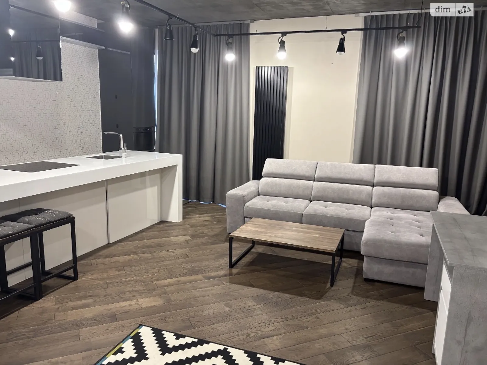 Продается 2-комнатная квартира 85 кв. м в Ужгороде, ул. Вишневая(Осипенко), 28 - фото 1