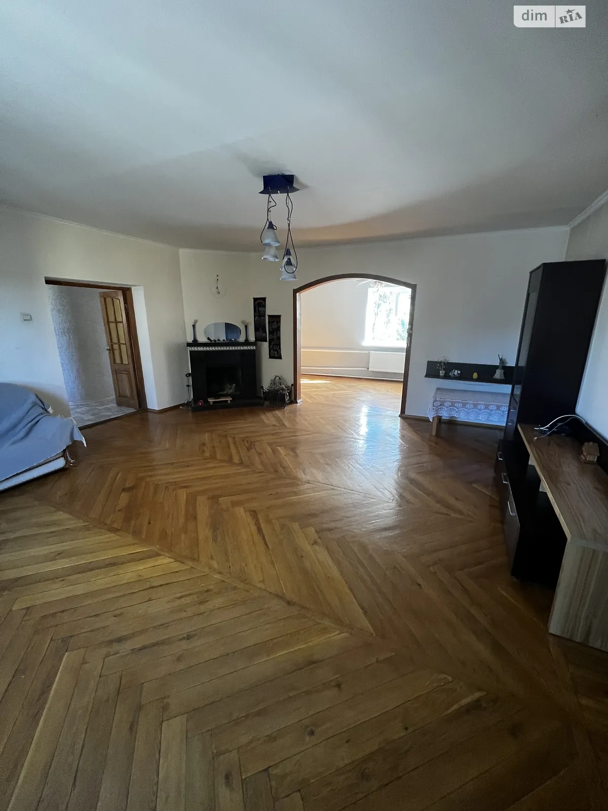 Продается дом на 2 этажа 286 кв. м с камином, цена: 161000 $ - фото 1