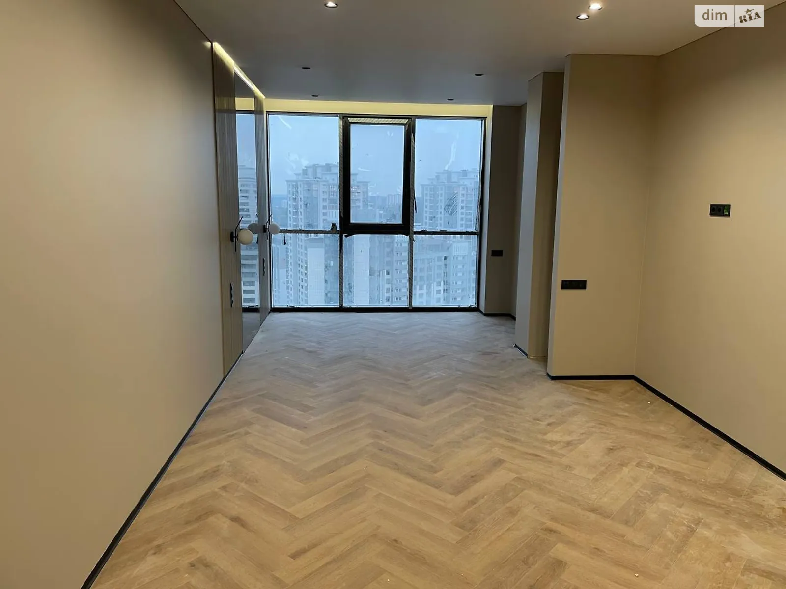 Продается 1-комнатная квартира 37 кв. м в Киеве, ул. Андрея Верхогляда(Драгомирова), 14А - фото 1