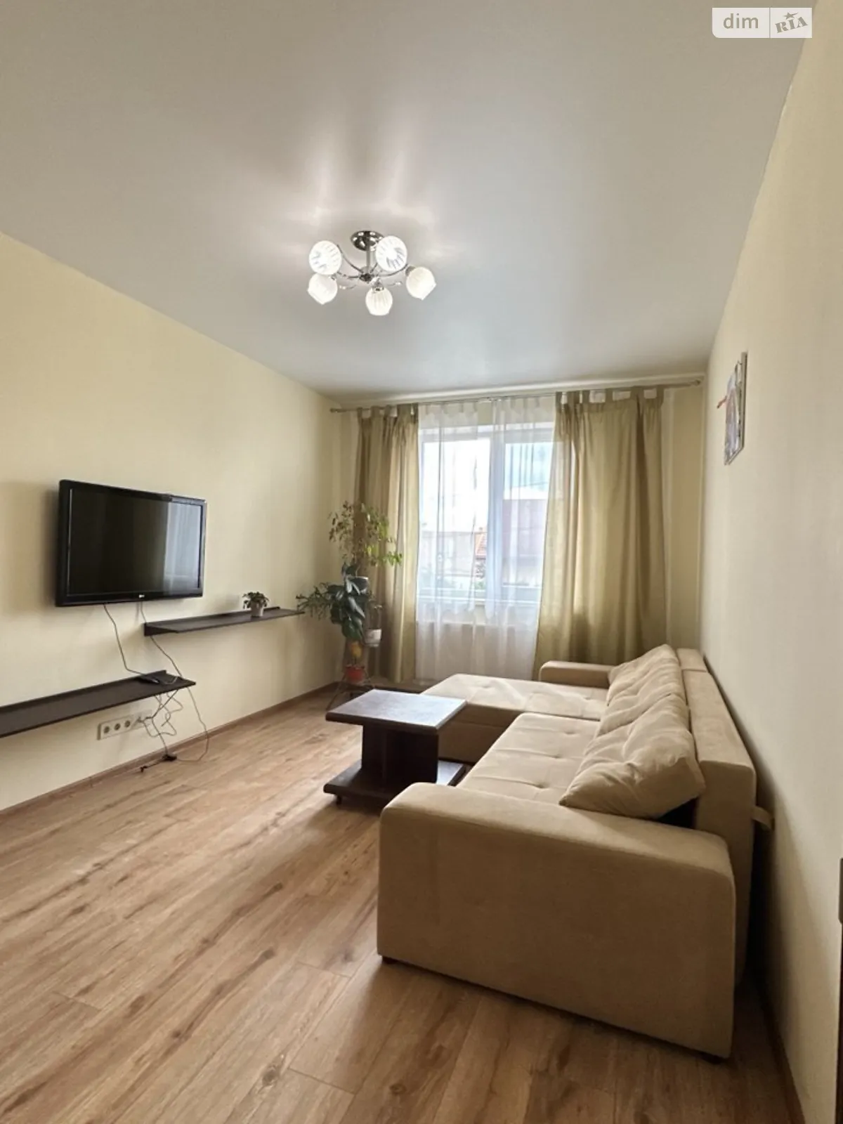 Продается 2-комнатная квартира 56.7 кв. м в Винниках, ул. Лисика - фото 1