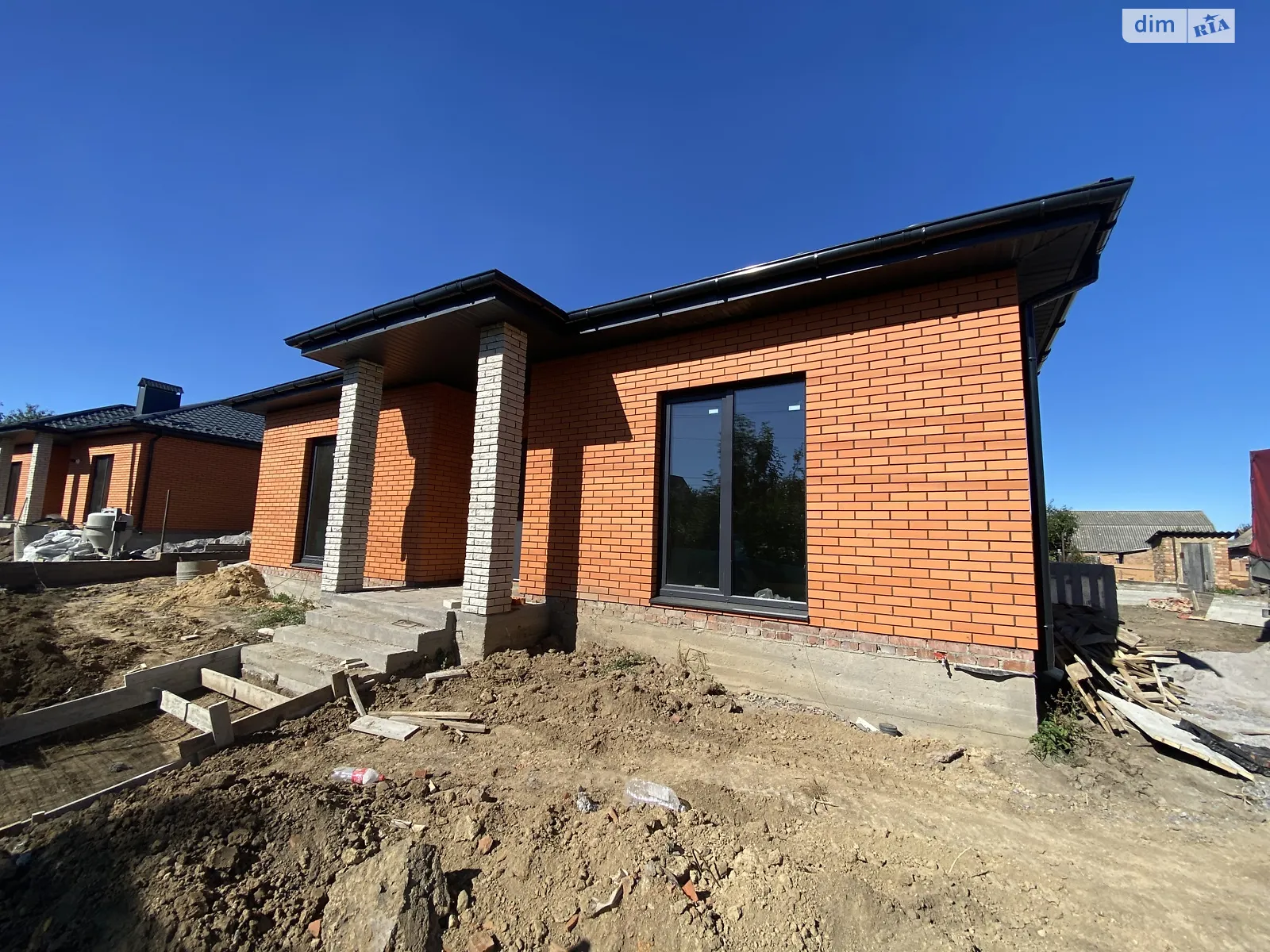 Продается одноэтажный дом 93 кв. м с гаражом, цена: 89000 $ - фото 1