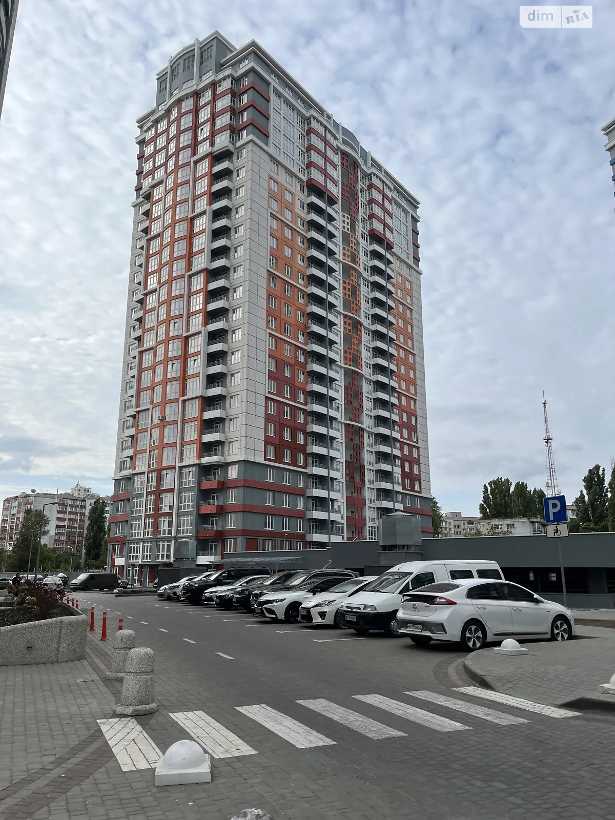 Продається 2-кімнатна квартира 101.7 кв. м у Одесі, просп. Лесі Українки, 19 корпус 4 - фото 1