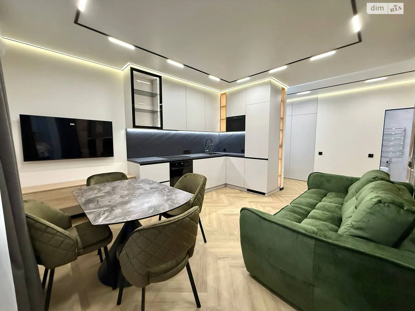 Продается 2-комнатная квартира 65 кв. м в Киеве, ул. Александра Олеся, 17 - фото 1