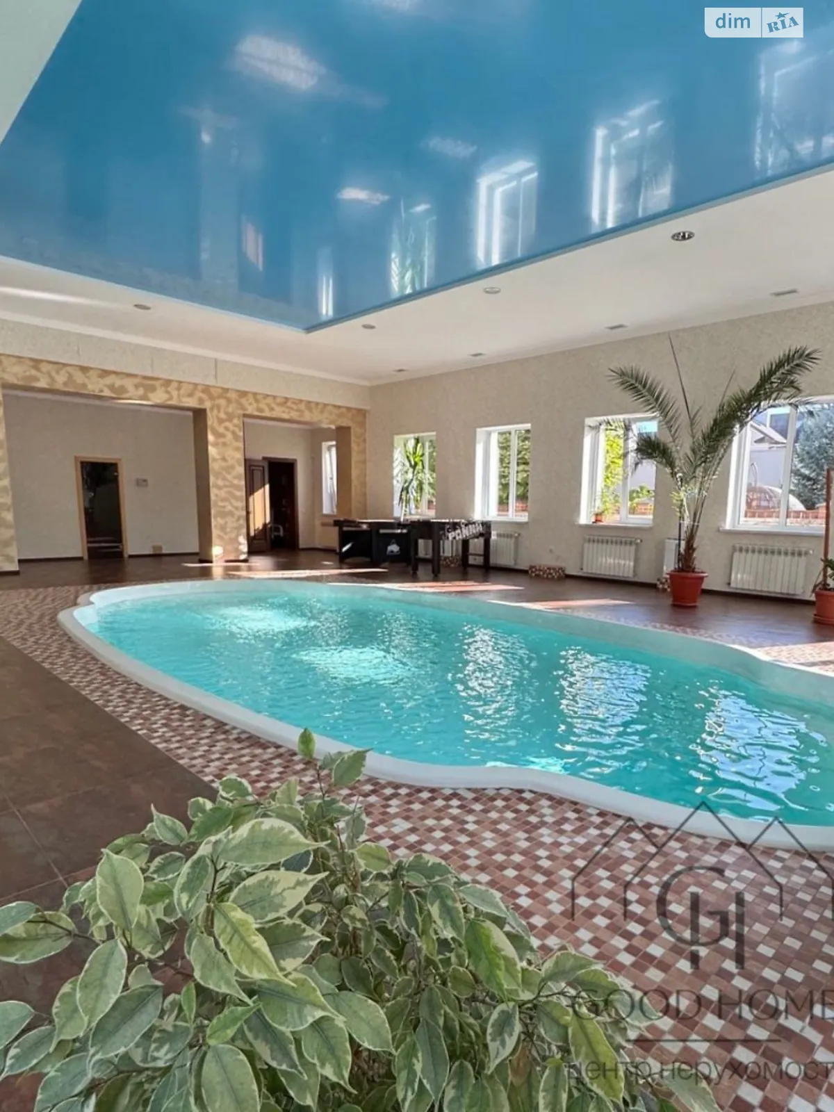 Продается дом на 2 этажа 768 кв. м с верандой, цена: 397000 $ - фото 1