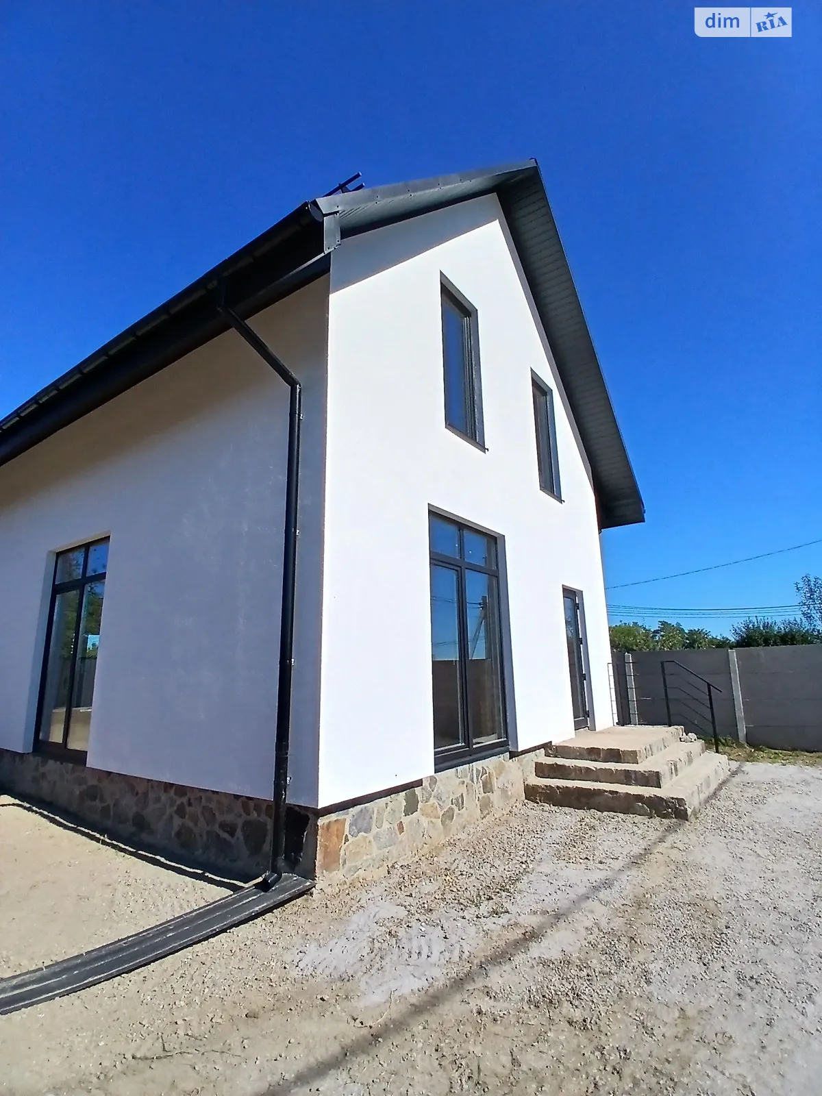 Продается дом на 2 этажа 130 кв. м с участком, цена: 120000 $ - фото 1