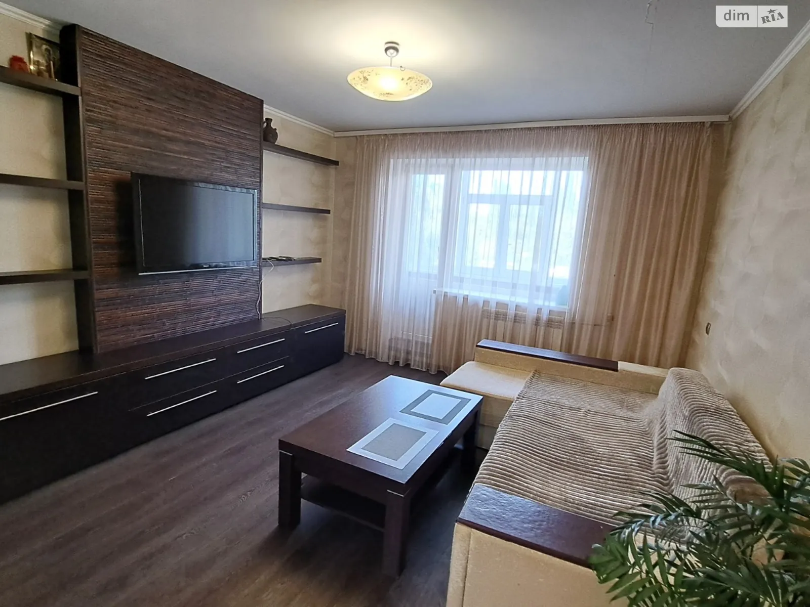 Продается 3-комнатная квартира 60.5 кв. м в Кременчуге, наб. Лейтенанта Днепрова - фото 1
