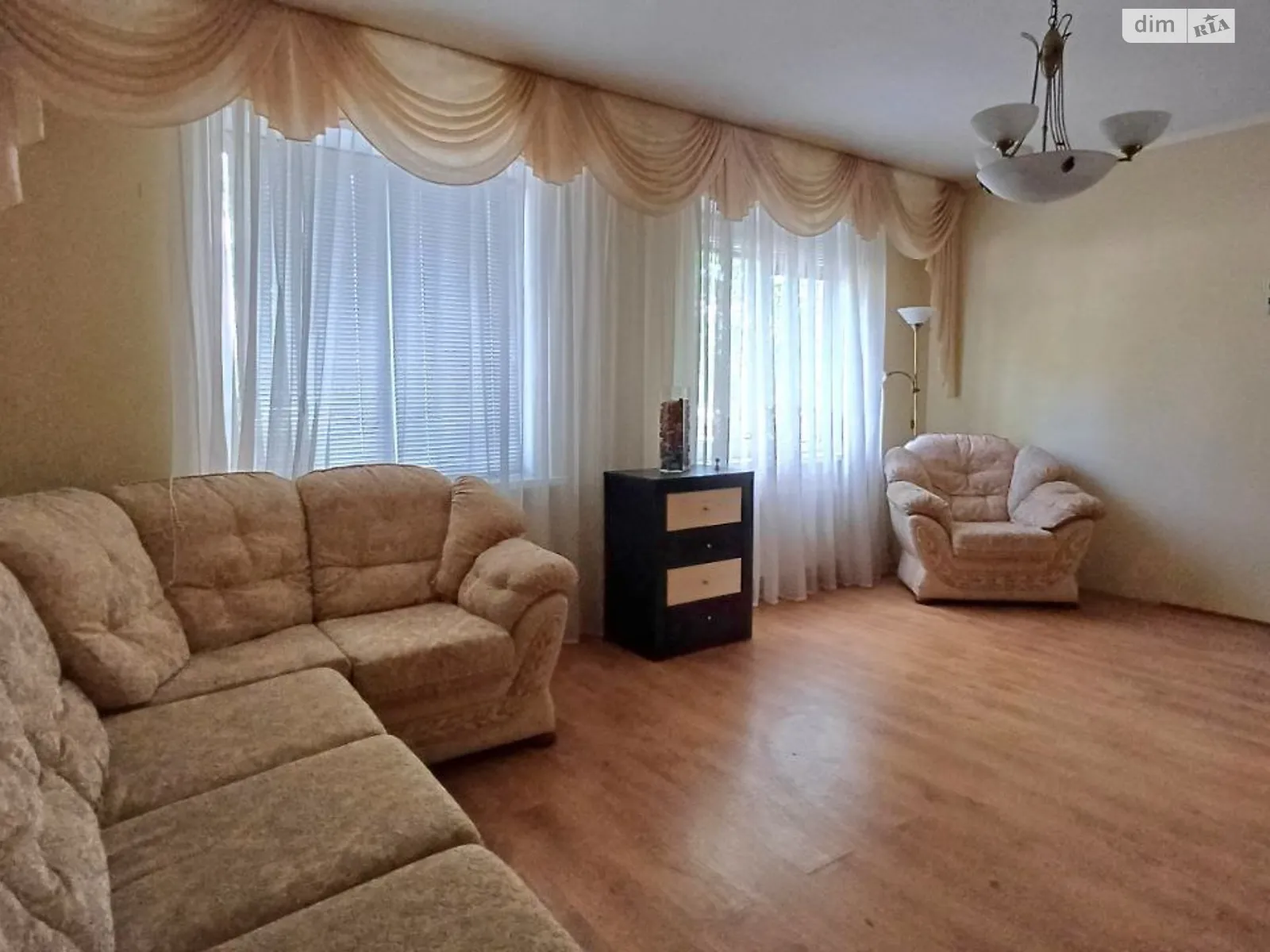 Продается дом на 2 этажа 270 кв. м с верандой, цена: 50000 $ - фото 1