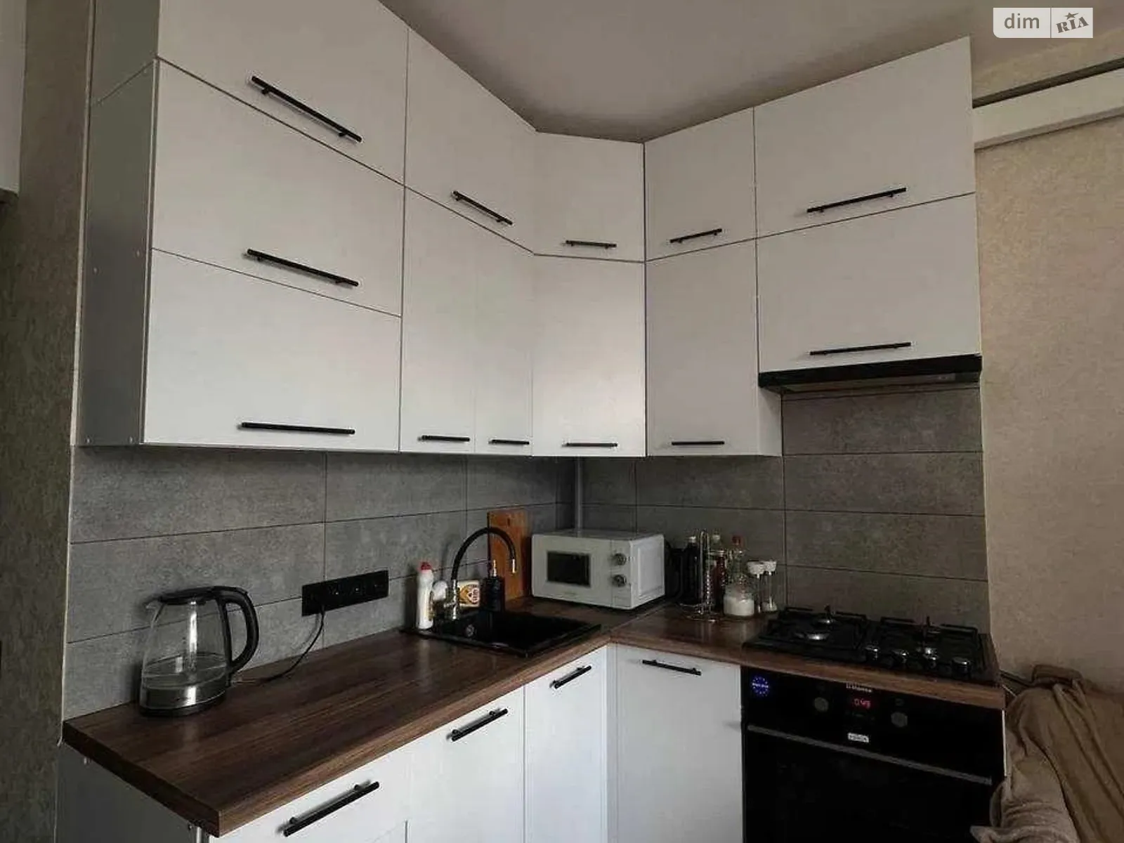 Продается 1-комнатная квартира 42 кв. м в Винниках, ул. Винная Гора - фото 1