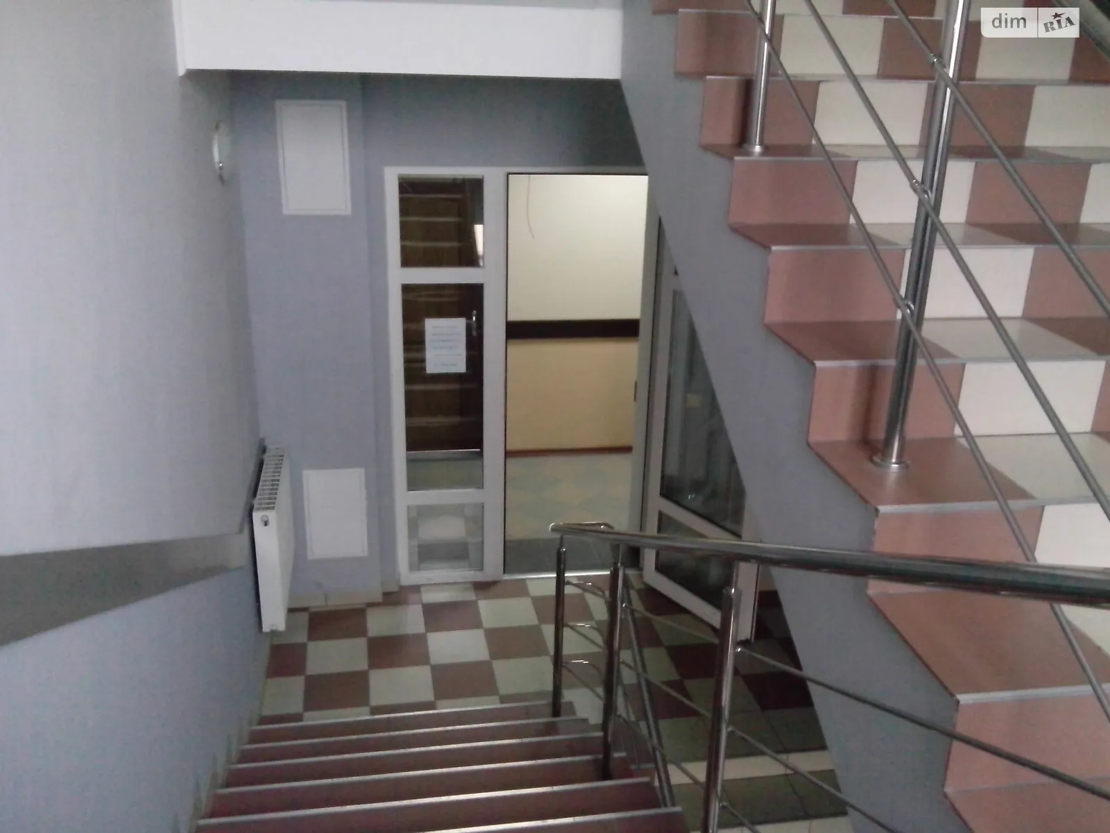 Сдается в аренду офис 30 кв. м в бизнес-центре, цена: 8100 грн - фото 1