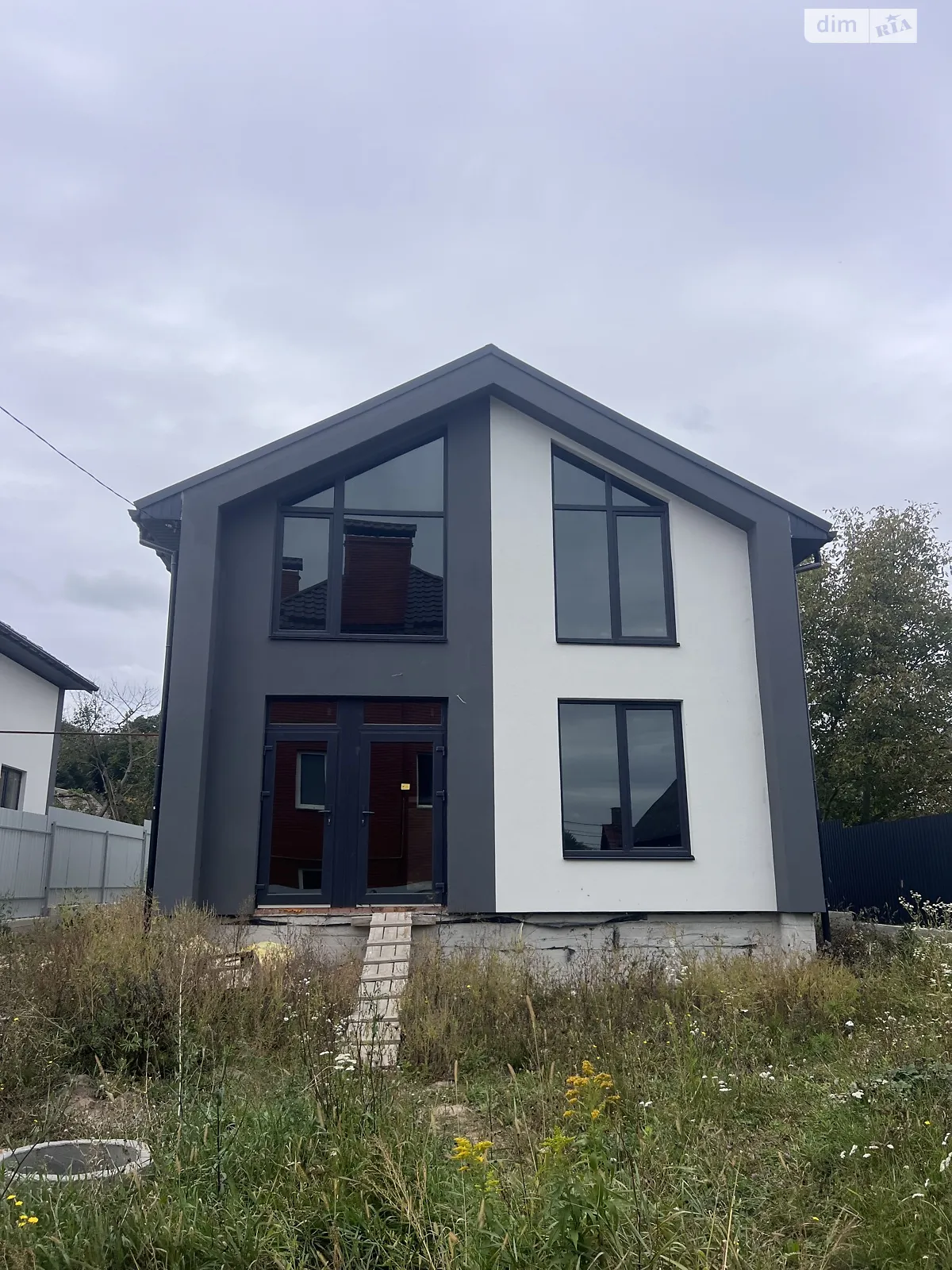 Продается дом на 2 этажа 120 кв. м с камином, цена: 125000 $ - фото 1