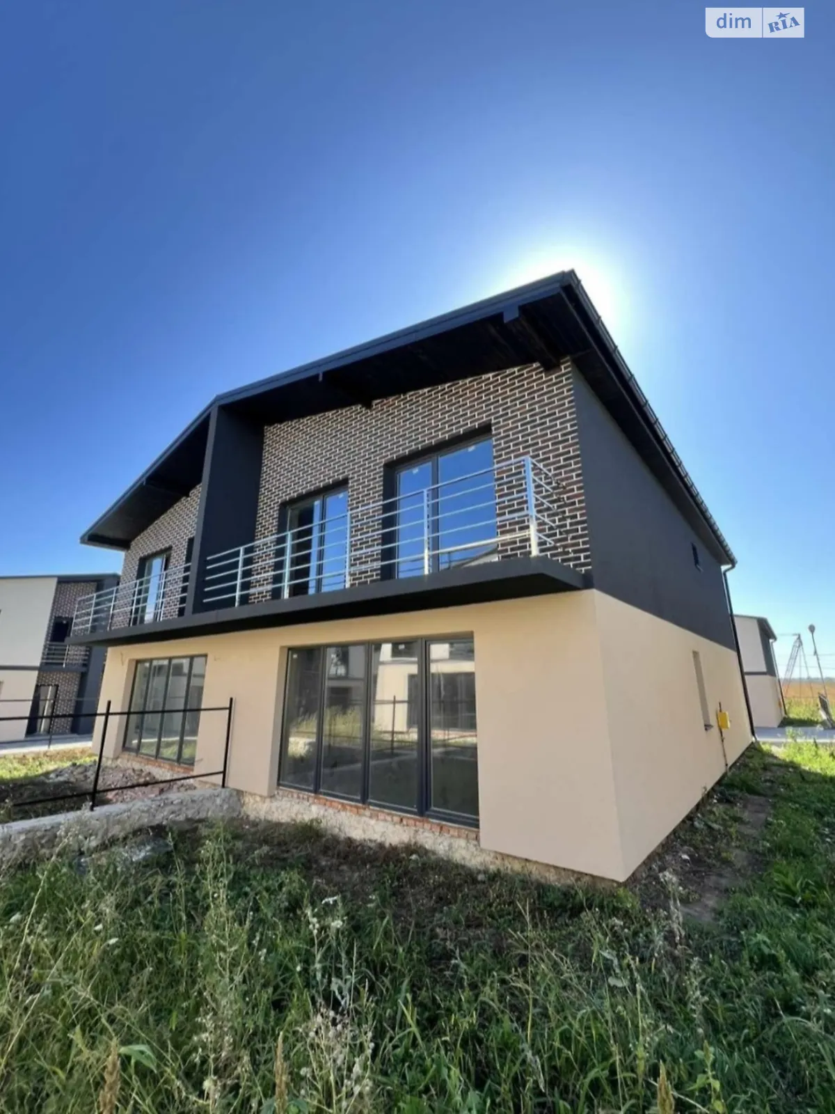 Продается дом на 2 этажа 135 кв. м с садом, цена: 81000 $ - фото 1