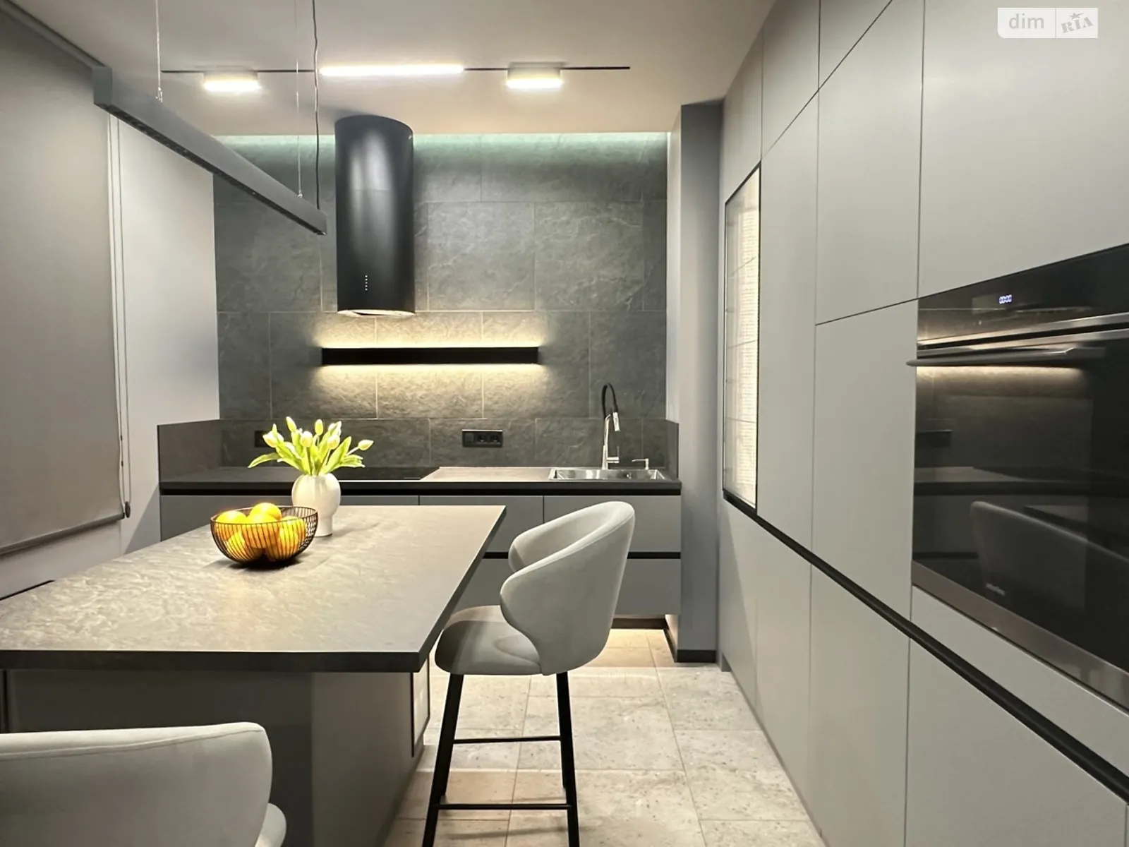 Продается 2-комнатная квартира 80 кв. м в Одессе, ул. Генуэзская, 3Б - фото 1