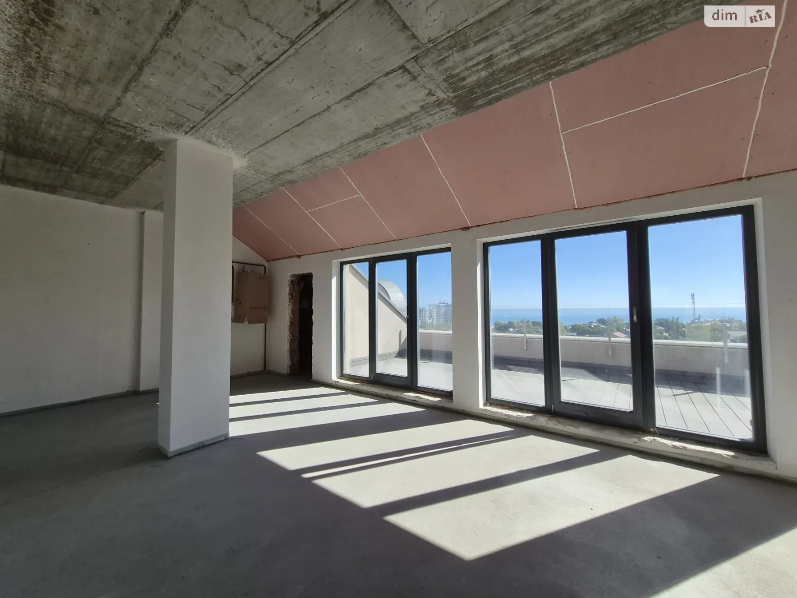 Продается 2-комнатная квартира 128 кв. м в Одессе, Фонтанская дор. - фото 1