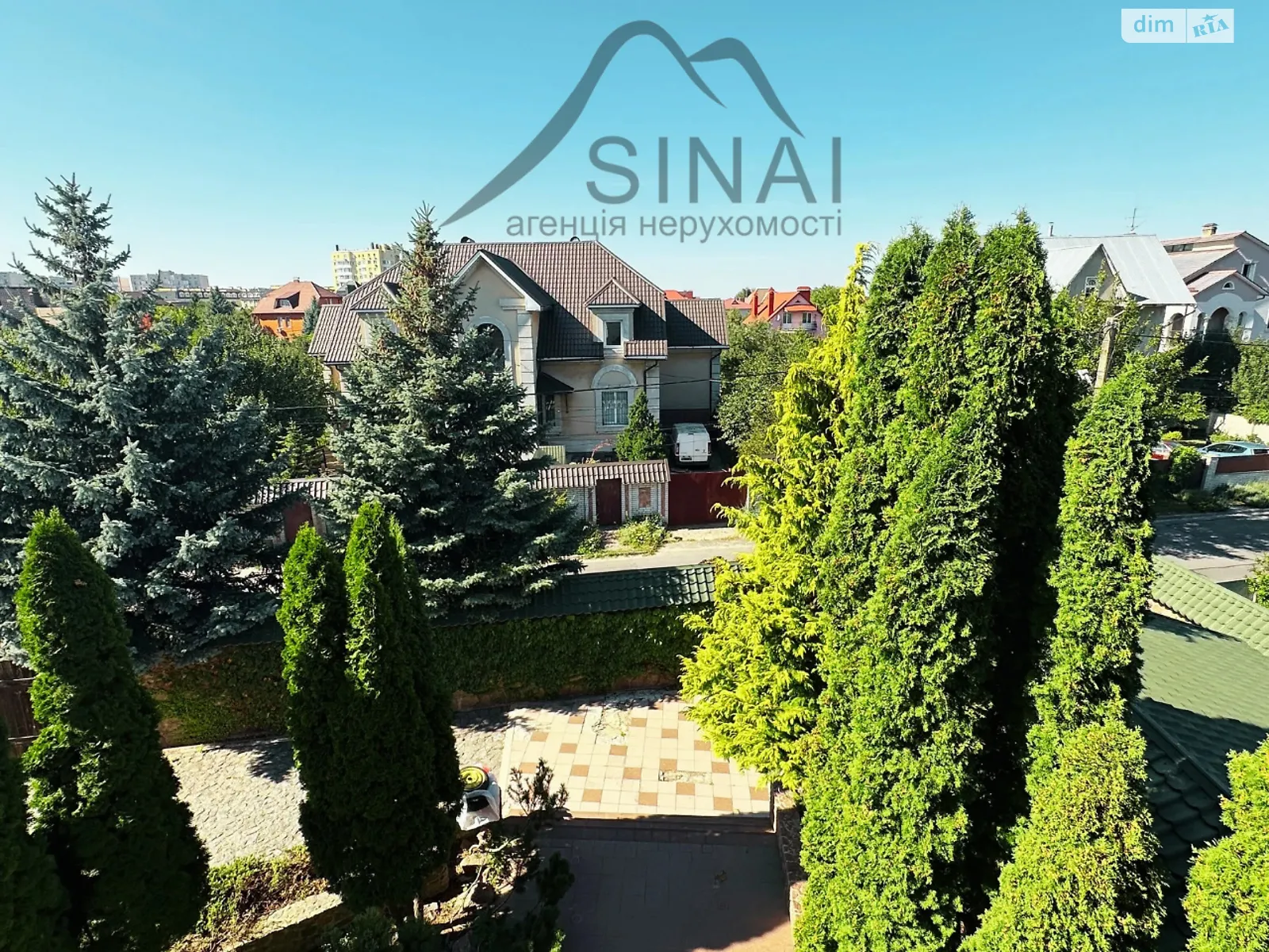 Продается дом на 3 этажа 390 кв. м с гаражом, цена: 260000 $ - фото 1