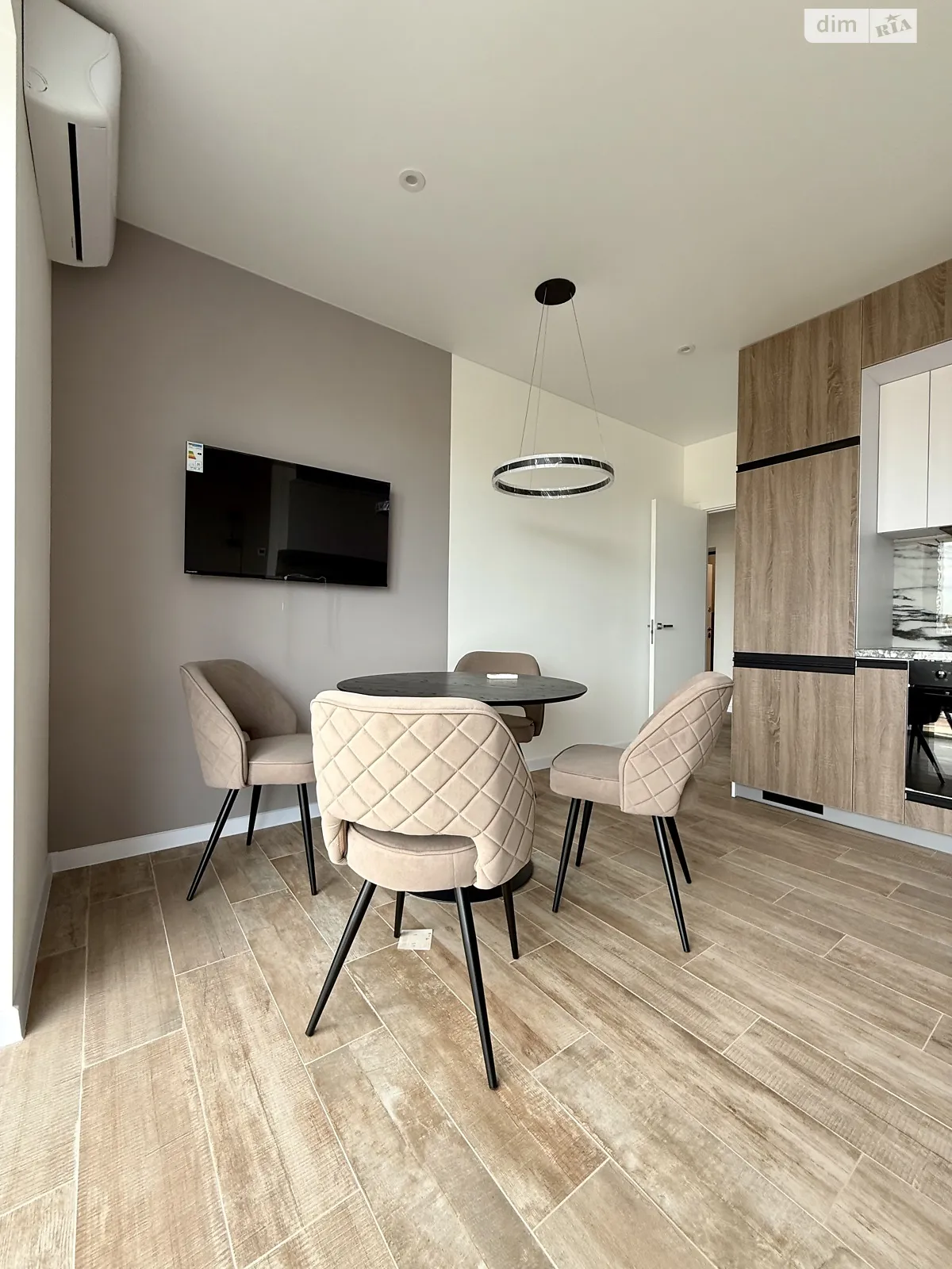 Продается 3-комнатная квартира 70 кв. м в Днепре, пер. Добровольцев, 3 - фото 1