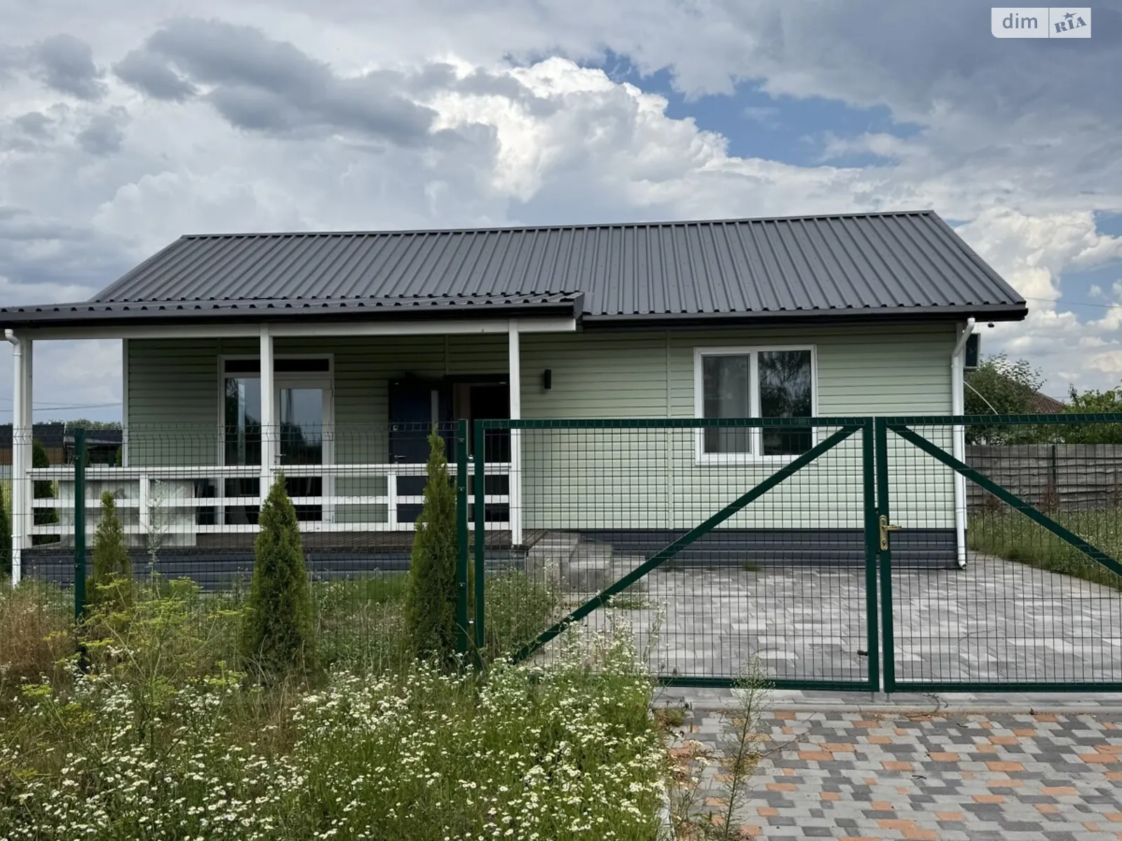 Сдается в аренду дом на 2 этажа 65 кв. м с мансардой, цена: 800 $ - фото 1