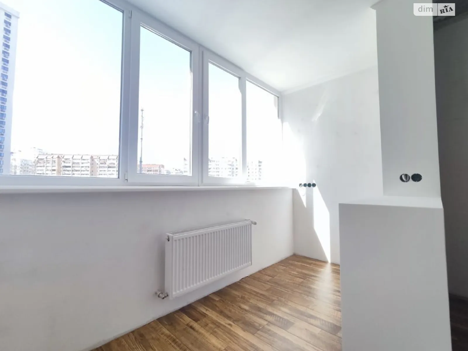 Продается 3-комнатная квартира 74.9 кв. м в Крыжановка, ул. Академика Сахарова - фото 1