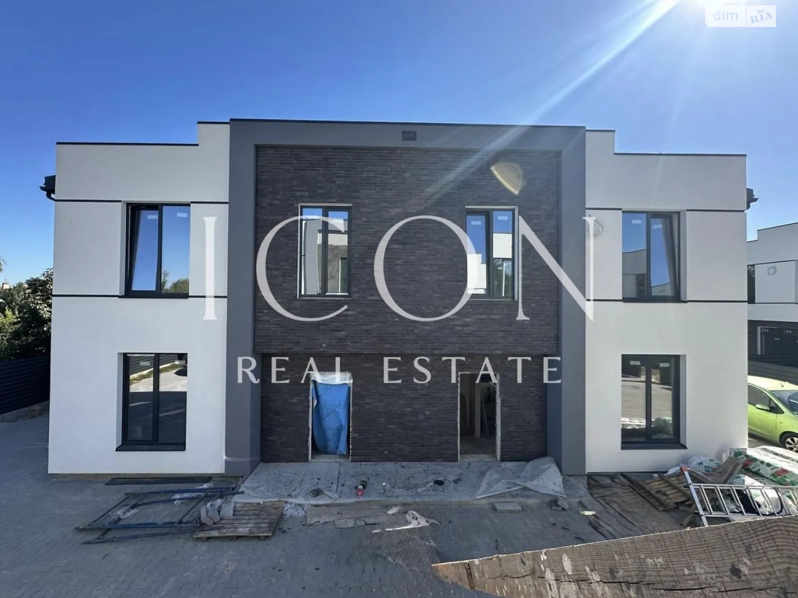 Продается дом на 2 этажа 120 кв. м с подвалом, цена: 130000 $ - фото 1