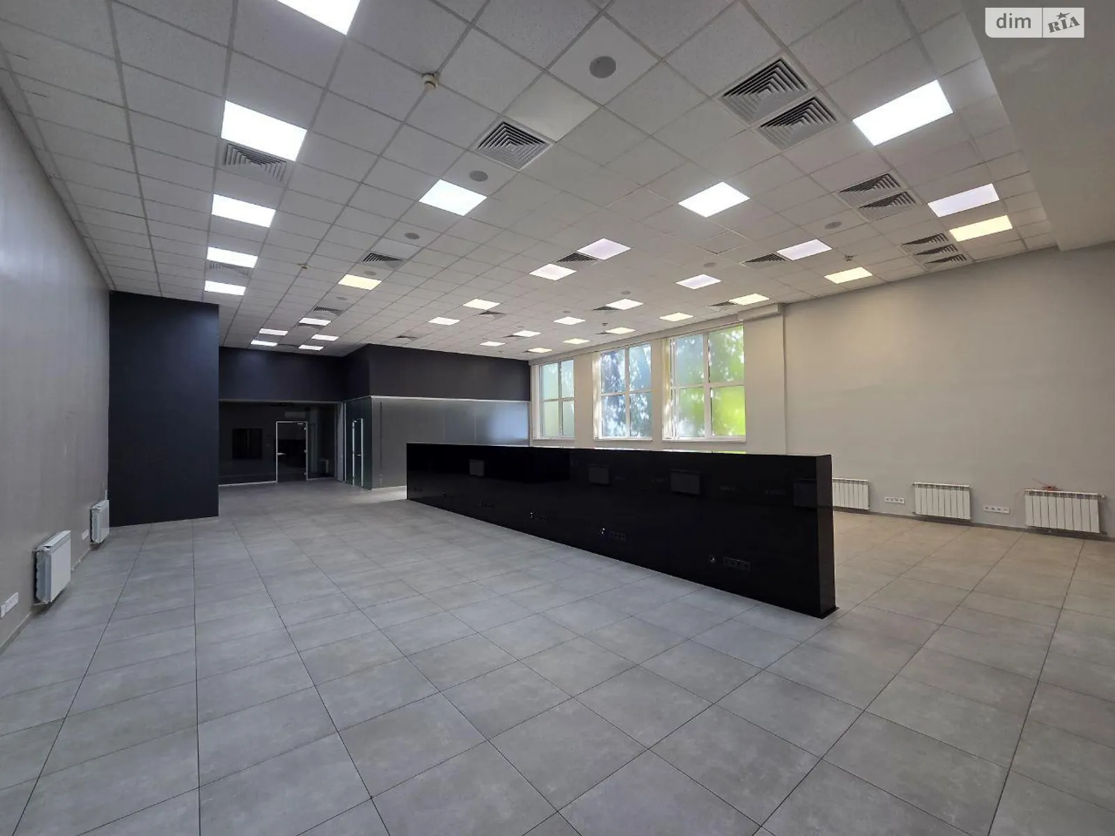 Сдается в аренду офис 370 кв. м в бизнес-центре, цена: 186000 грн - фото 1