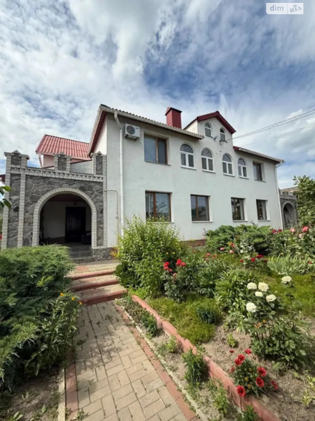 Продается часть дома 350 кв. м с участком, цена: 200000 $ - фото 1