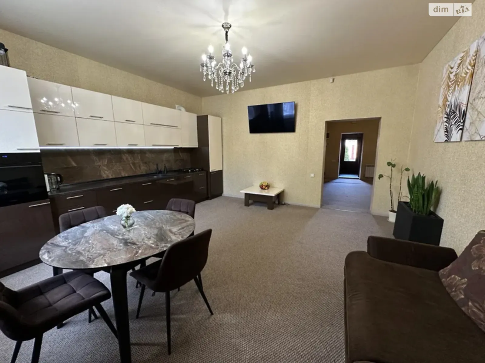 Продается дом на 3 этажа 252 кв. м с балконом, цена: 215000 $ - фото 1