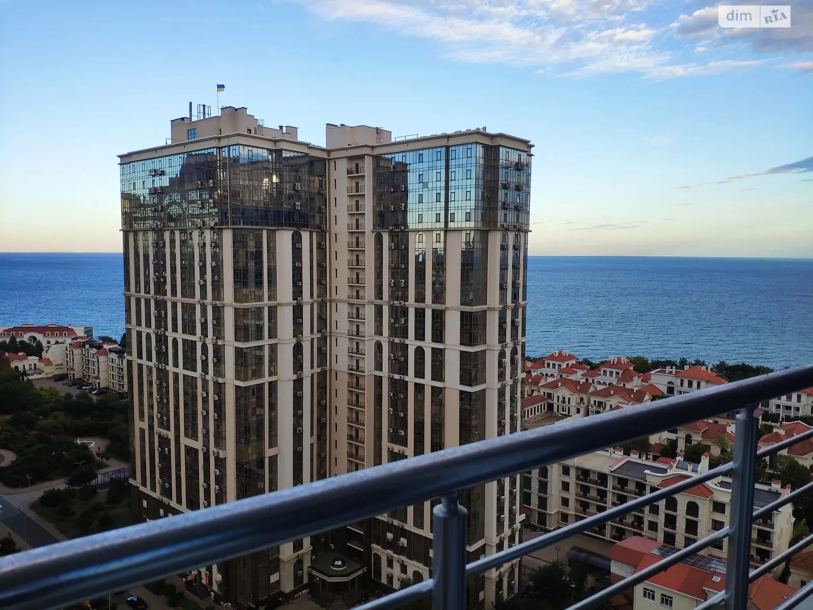 Продается 1-комнатная квартира 44.6 кв. м в Одессе, пер. Курортный, 2 - фото 1