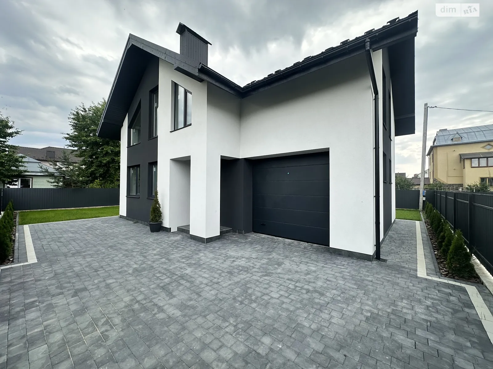 Продается дом на 2 этажа 140 кв. м с террасой, цена: 175000 $ - фото 1
