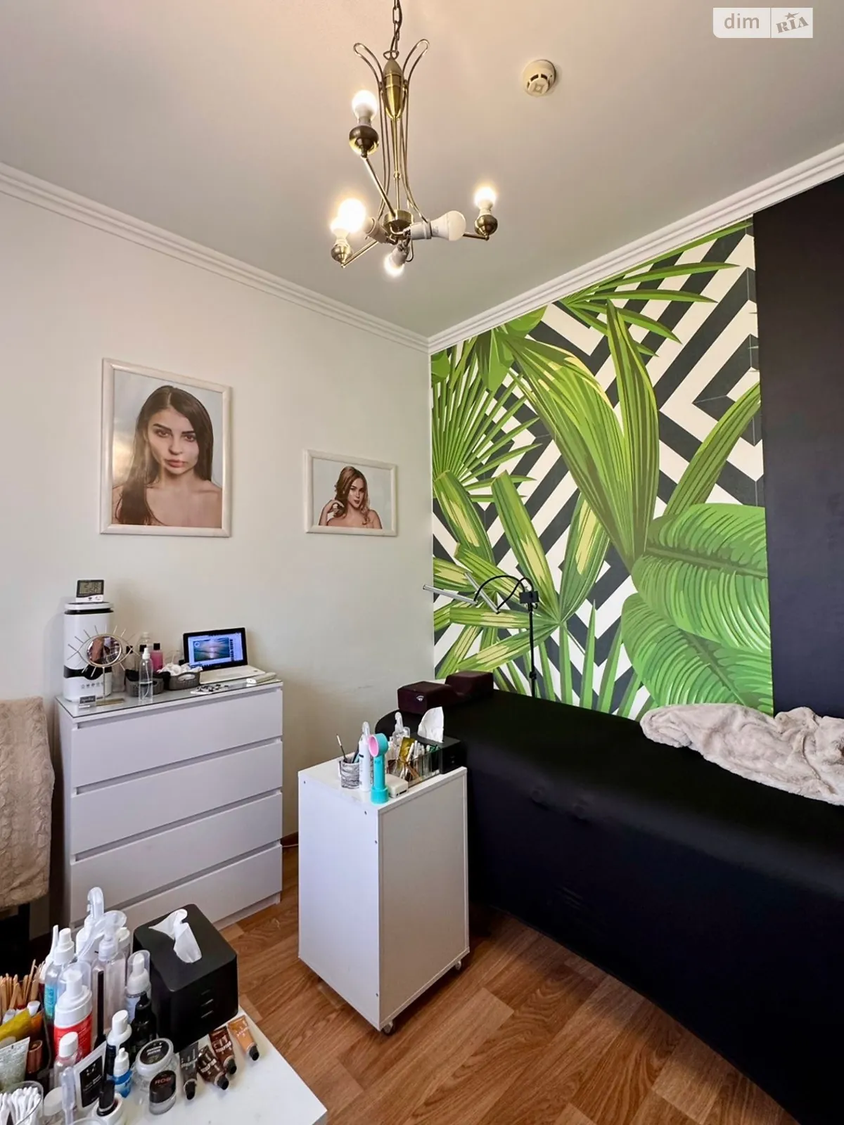 Продается офис 50 кв. м в бизнес-центре, цена: 70000 $ - фото 1
