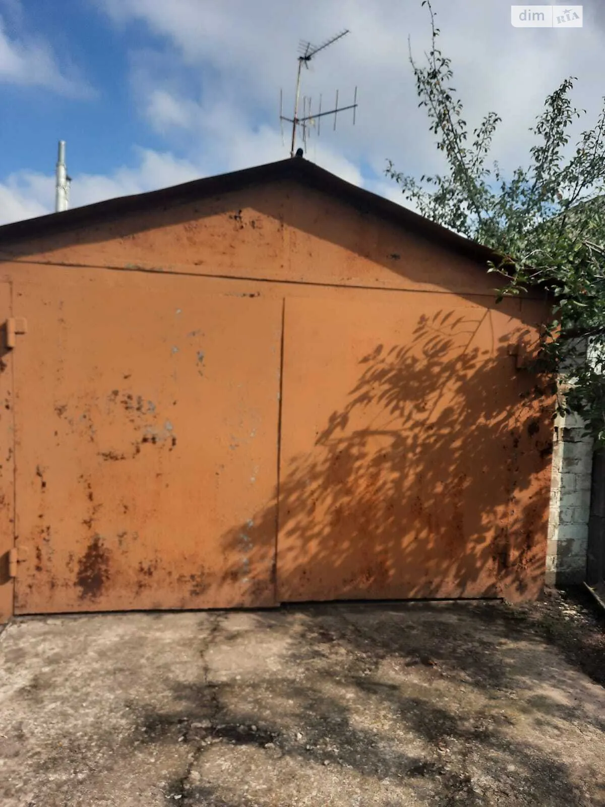 Сдается в аренду отдельно стоящий гараж под легковое авто на 28 кв. м, цена: 1700 грн - фото 1