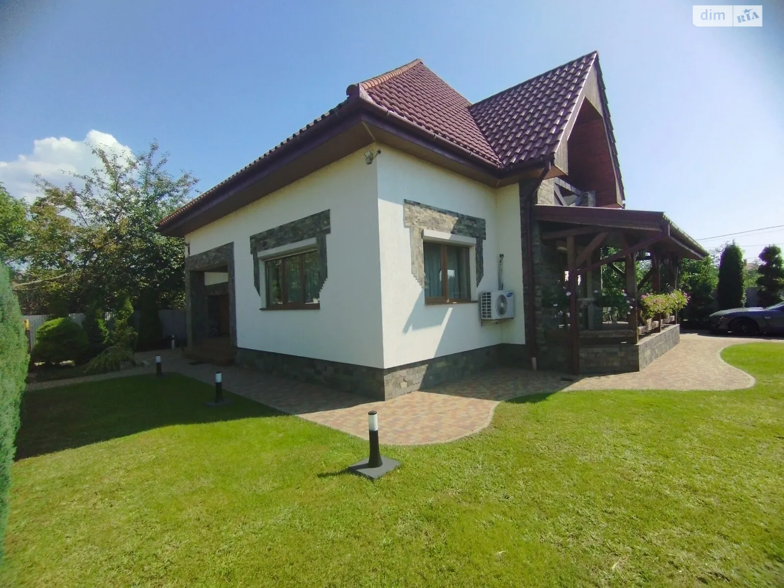 Сдается в аренду дом на 2 этажа 268 кв. м с камином, цена: 1800 $ - фото 1