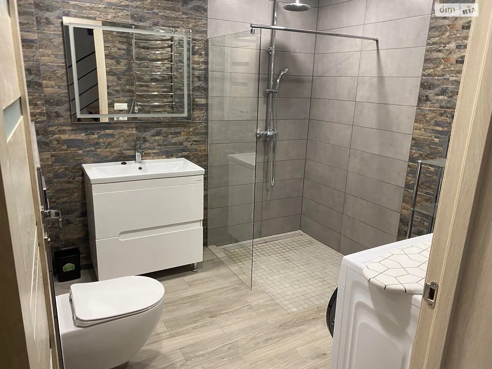 Сдается в аренду дом на 2 этажа 60 кв. м с террасой, цена: 550 $ - фото 1