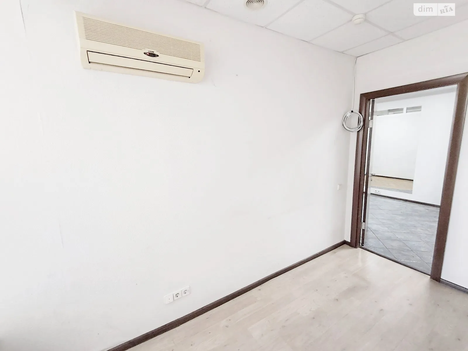 Здається в оренду приміщення вільного призначення 46.3 кв. м в 9-поверховій будівлі, цена: 15015 грн - фото 1