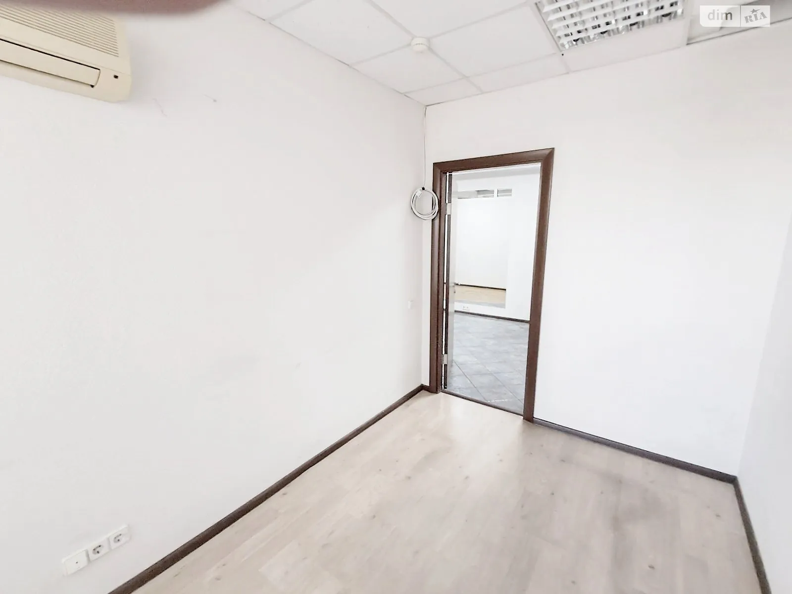 Здається в оренду приміщення вільного призначення 72 кв. м в 9-поверховій будівлі, цена: 19525 грн - фото 1