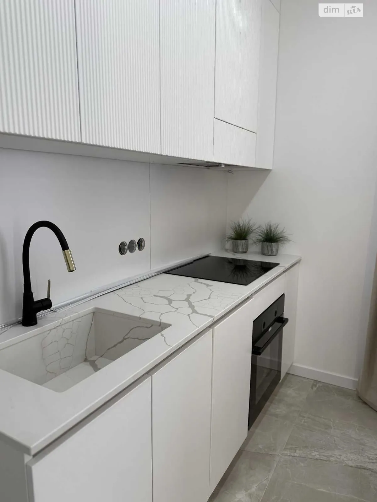 Продается 1-комнатная квартира 41.5 кв. м в Одессе, ул. Литературная, 10 - фото 1