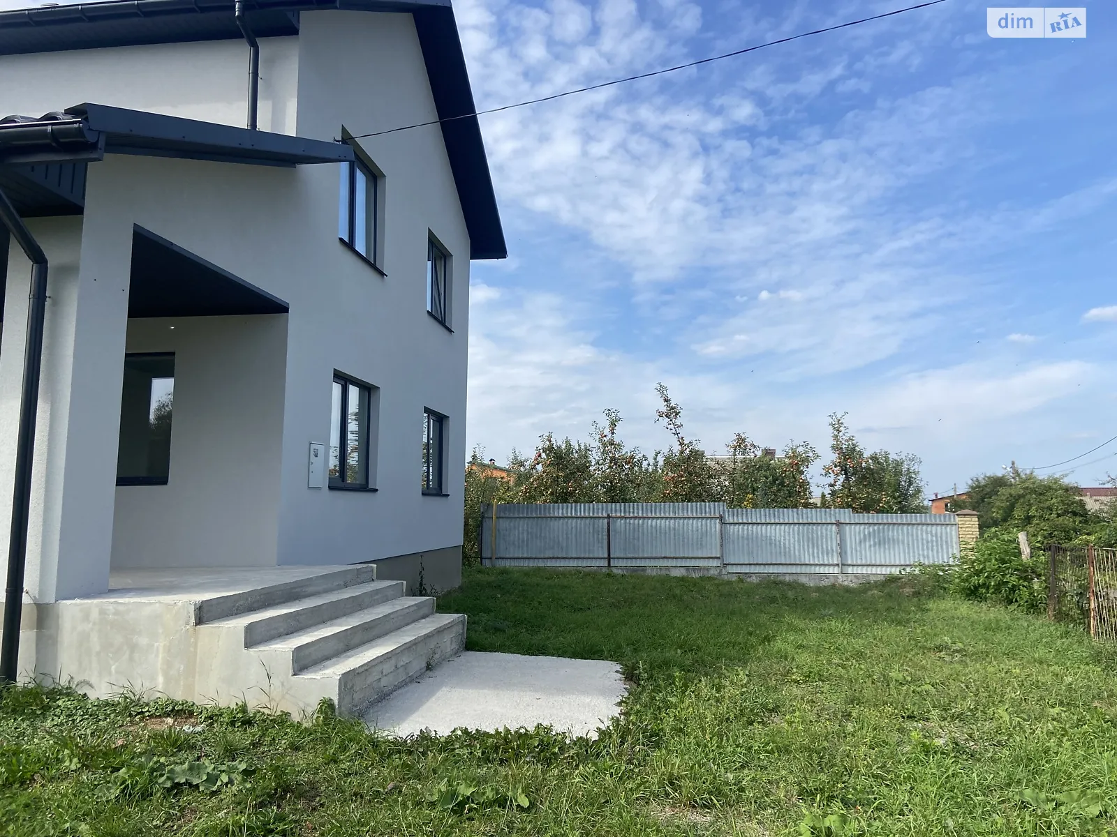 Продается дом на 2 этажа 138 кв. м с балконом, цена: 103000 $ - фото 1