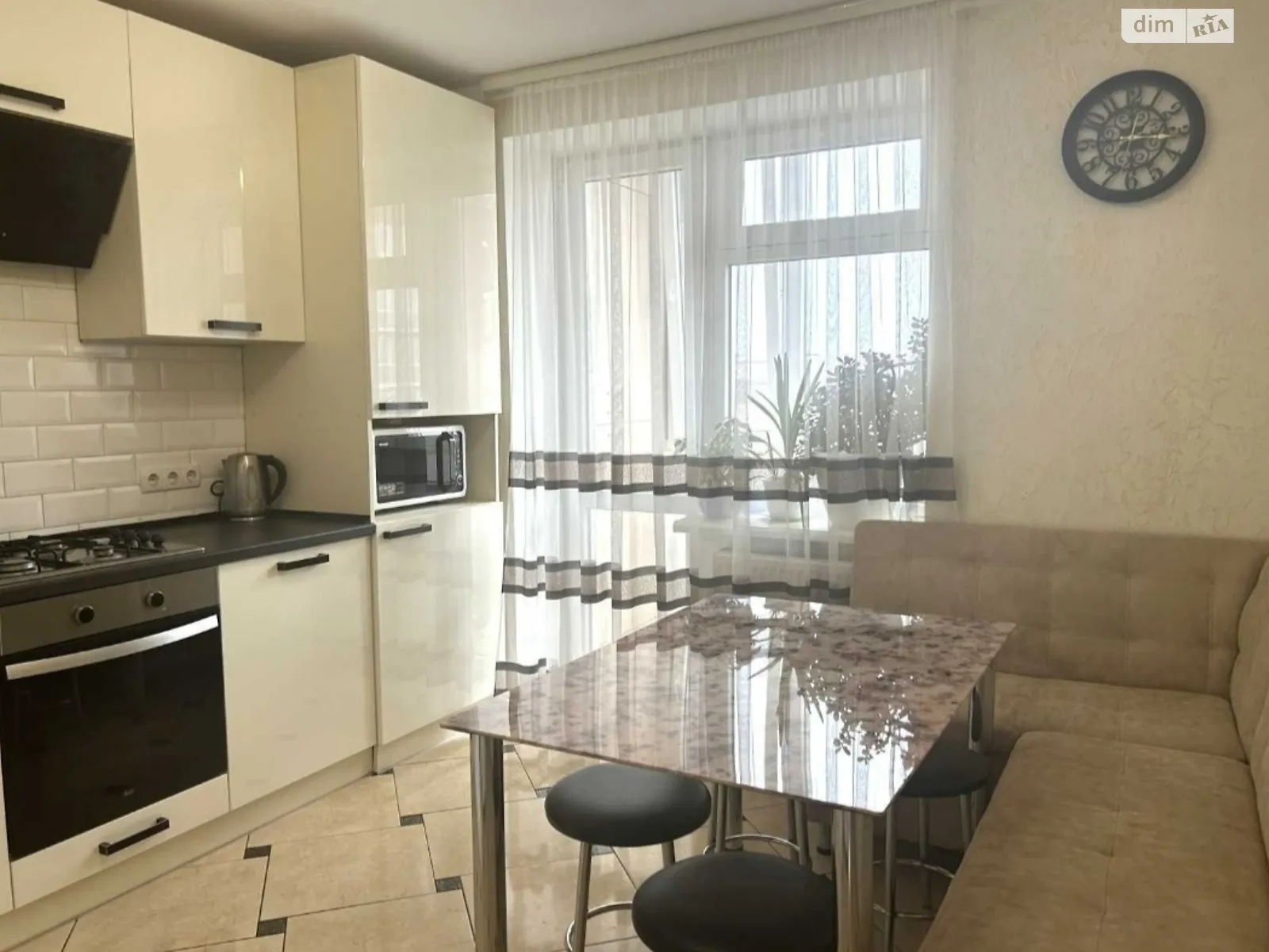 1-комнатная квартира 45 кв. м в Тернополе, ул. Троллейбусная - фото 1