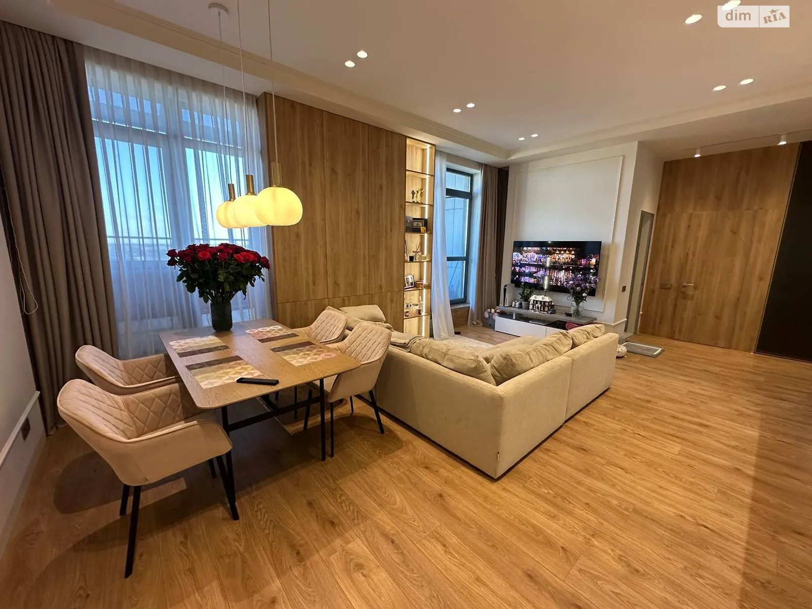 Продается 2-комнатная квартира 92 кв. м в Днепре, ул. Костомаровская, 1А - фото 1