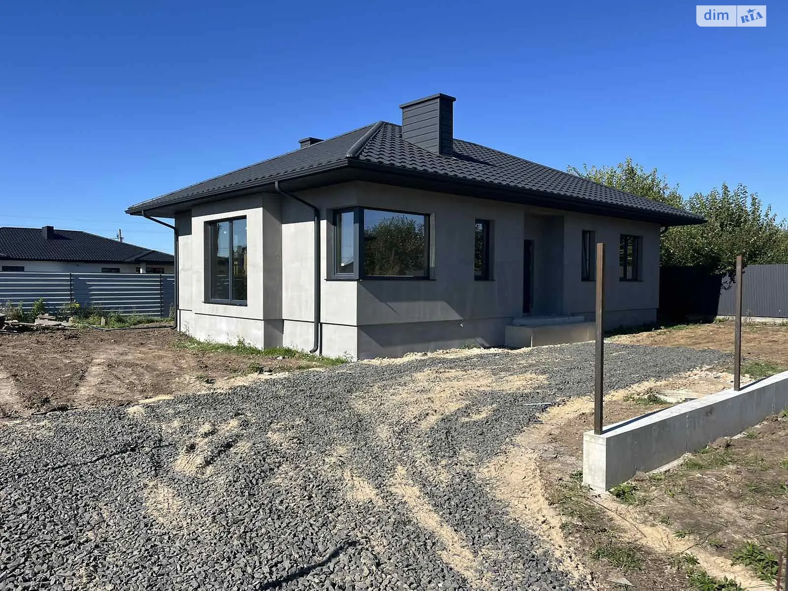 Продається одноповерховий будинок 97 кв. м з гаражем, цена: 83000 $ - фото 1