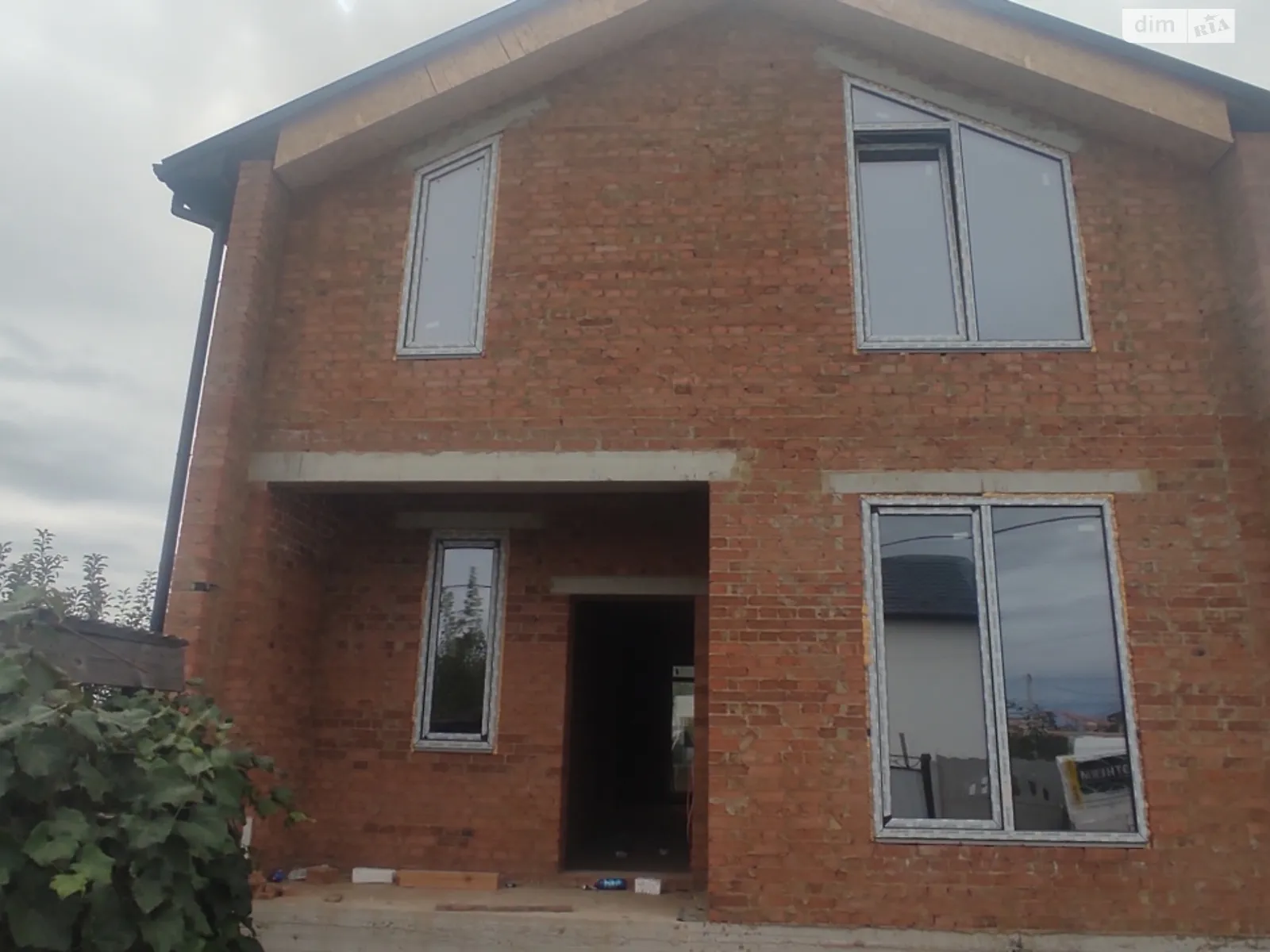 Продается дом на 2 этажа 125 кв. м с камином, цена: 110000 $ - фото 1
