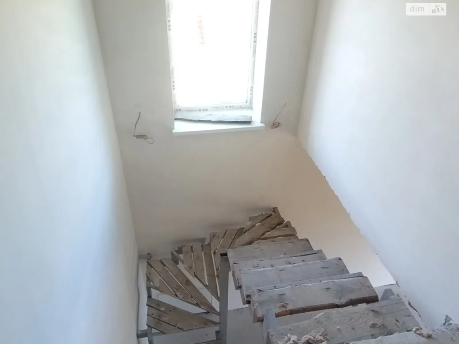 Продается дом на 2 этажа 107 кв. м с террасой, цена: 88000 $ - фото 1