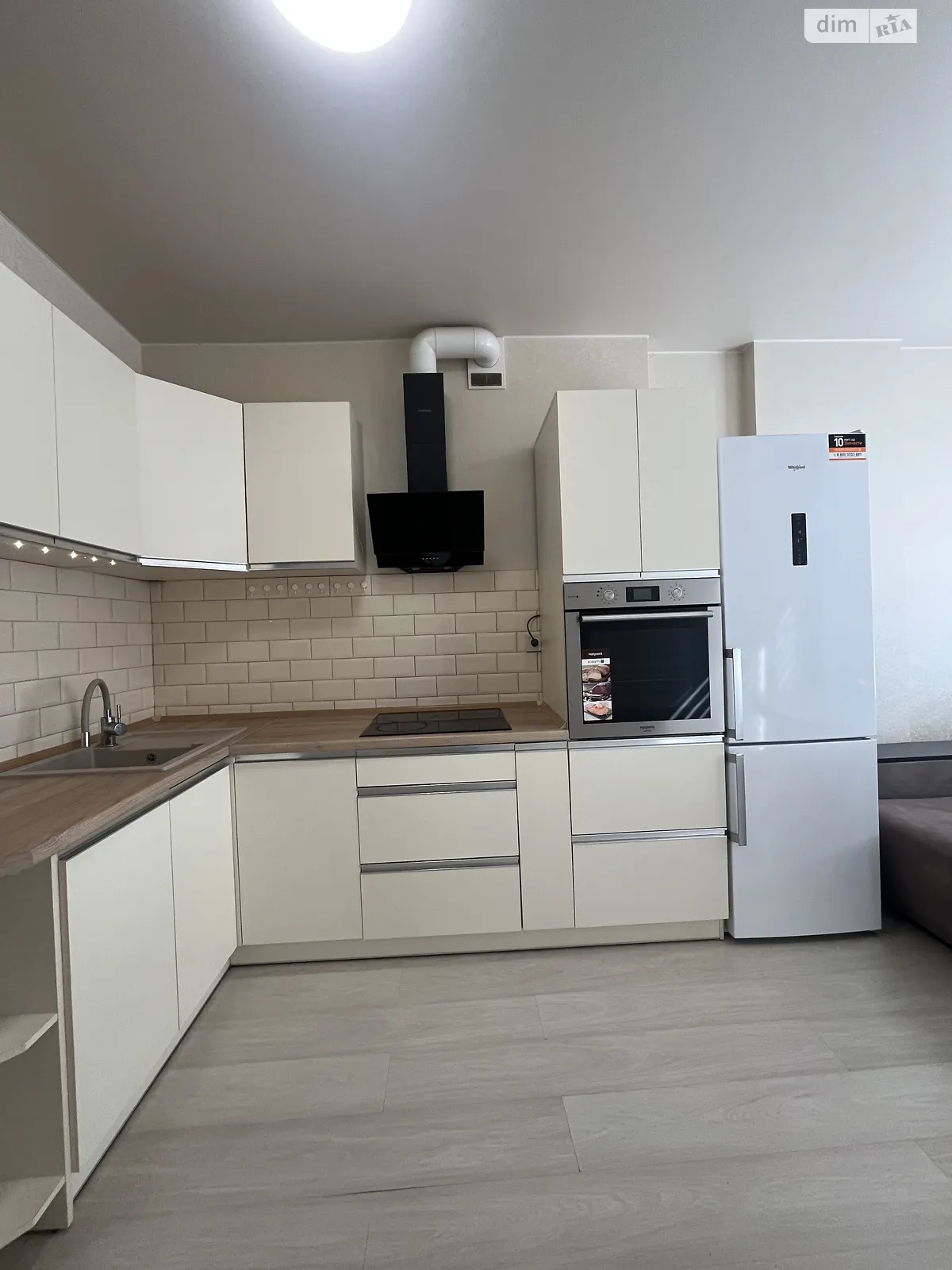 Продается 1-комнатная квартира 42 кв. м в Ирпене, ул. Университетская(Карла Маркса), 1Г - фото 1