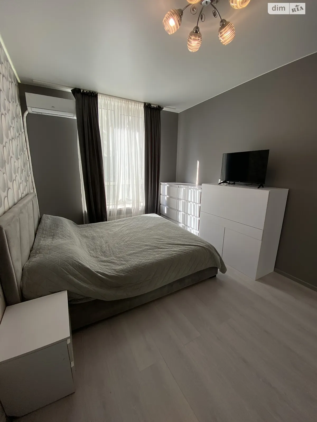 Продается 1-комнатная квартира 40 кв. м в Ирпене, ул. Университетская(Карла Маркса), 1Б - фото 1