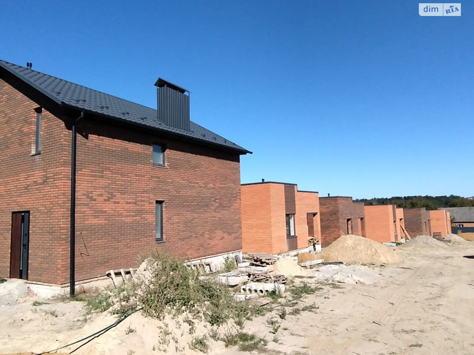 Продается дом на 2 этажа 107 кв. м с камином, цена: 82000 $ - фото 1