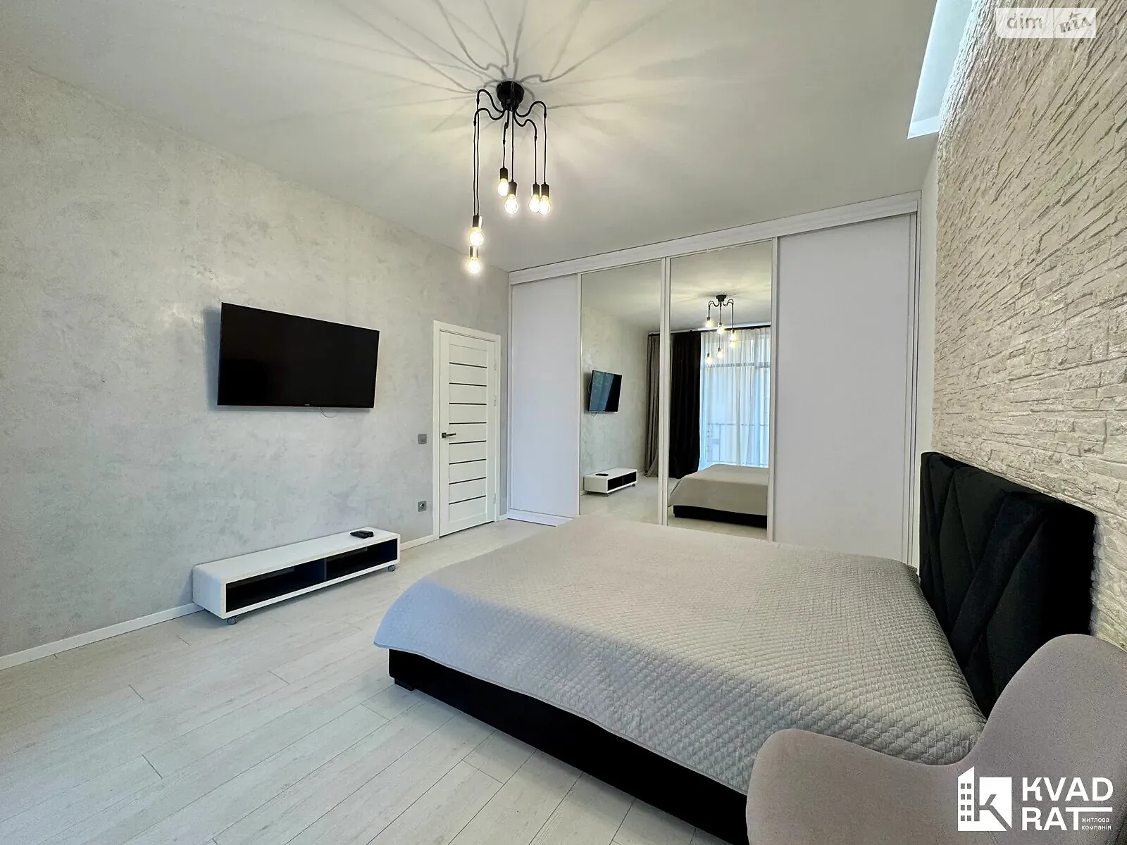 Сдается в аренду 1-комнатная квартира 46.3 кв. м в Ивано-Франковске, ул. Тараса Шевченко - фото 1