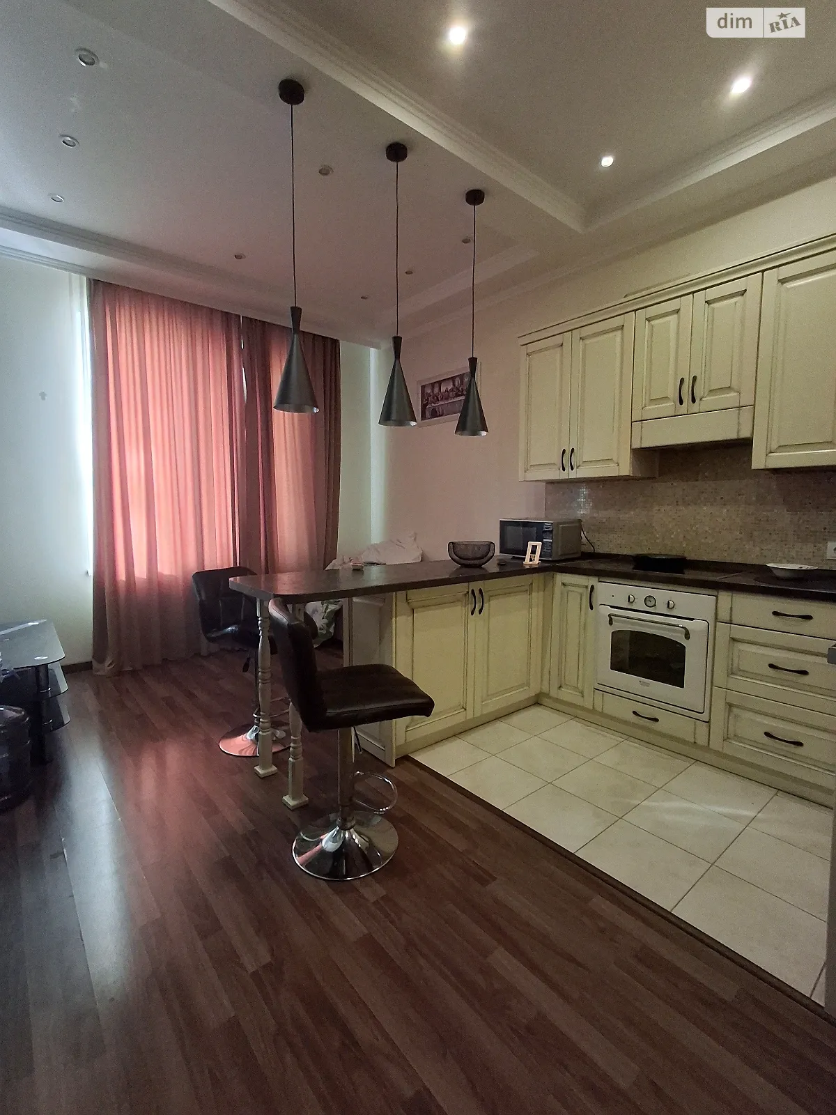 Продается 1-комнатная квартира 58 кв. м в Одессе, пер. Аркадиевский, 9/1 - фото 1