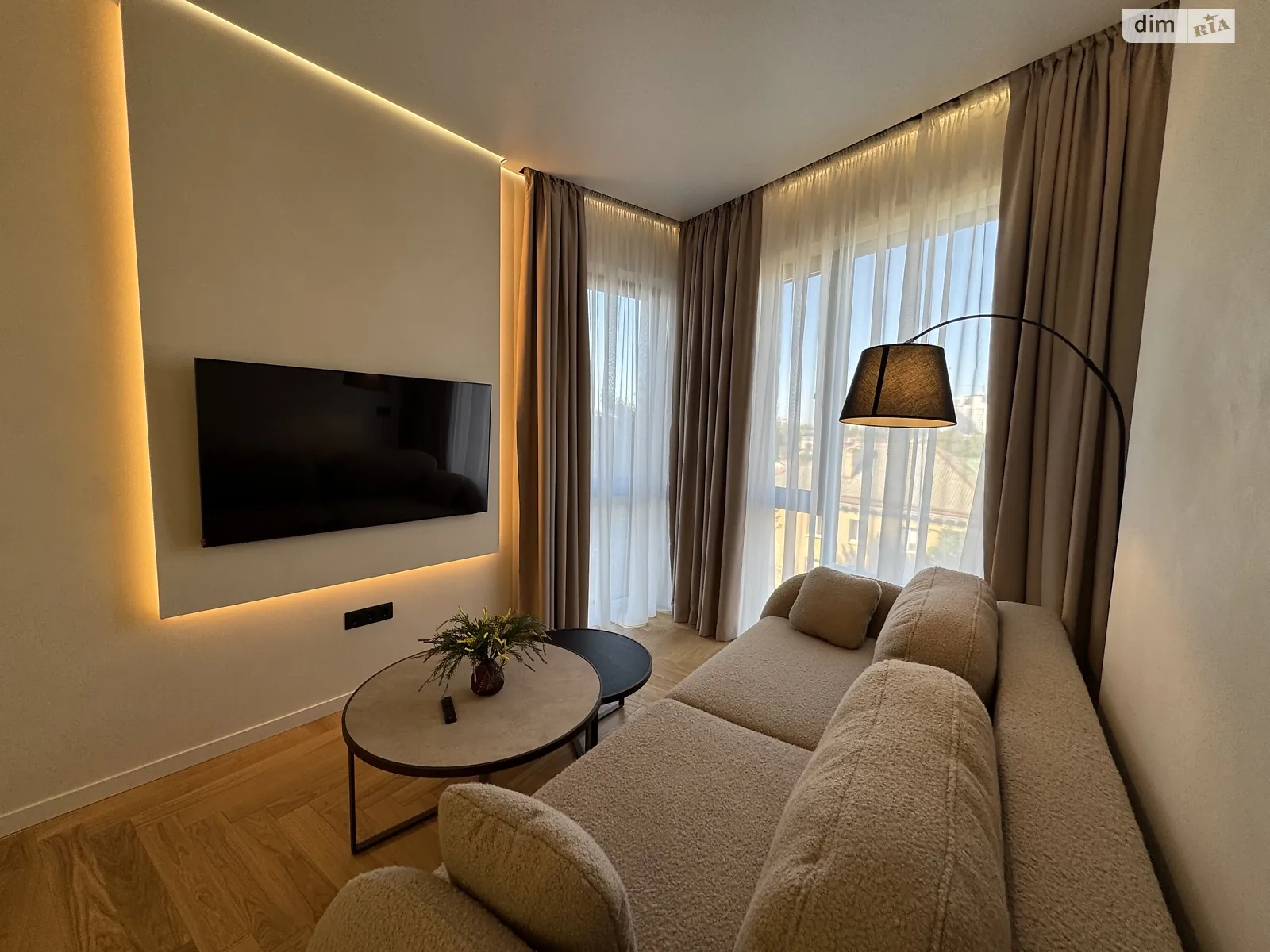 Продается 2-комнатная квартира 68 кв. м в Одессе, ул. Чубаевская, 1 - фото 1