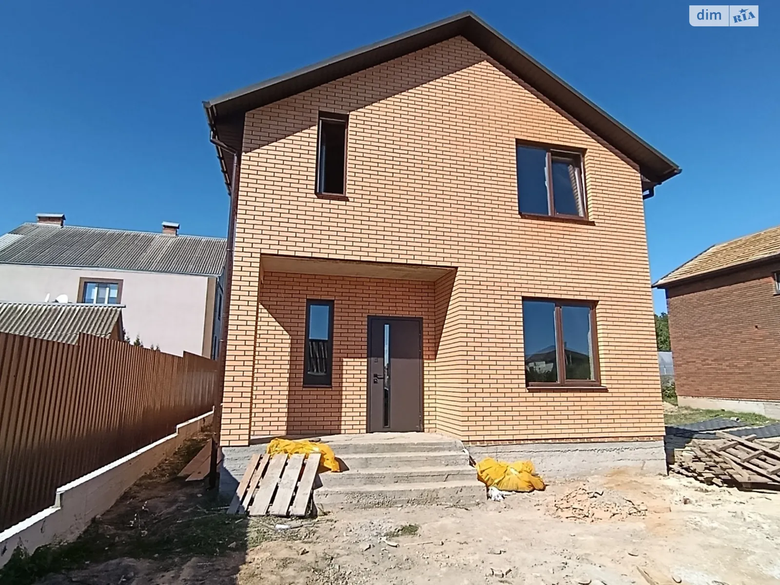Продается дом на 2 этажа 120 кв. м с баней/сауной, цена: 83000 $ - фото 1
