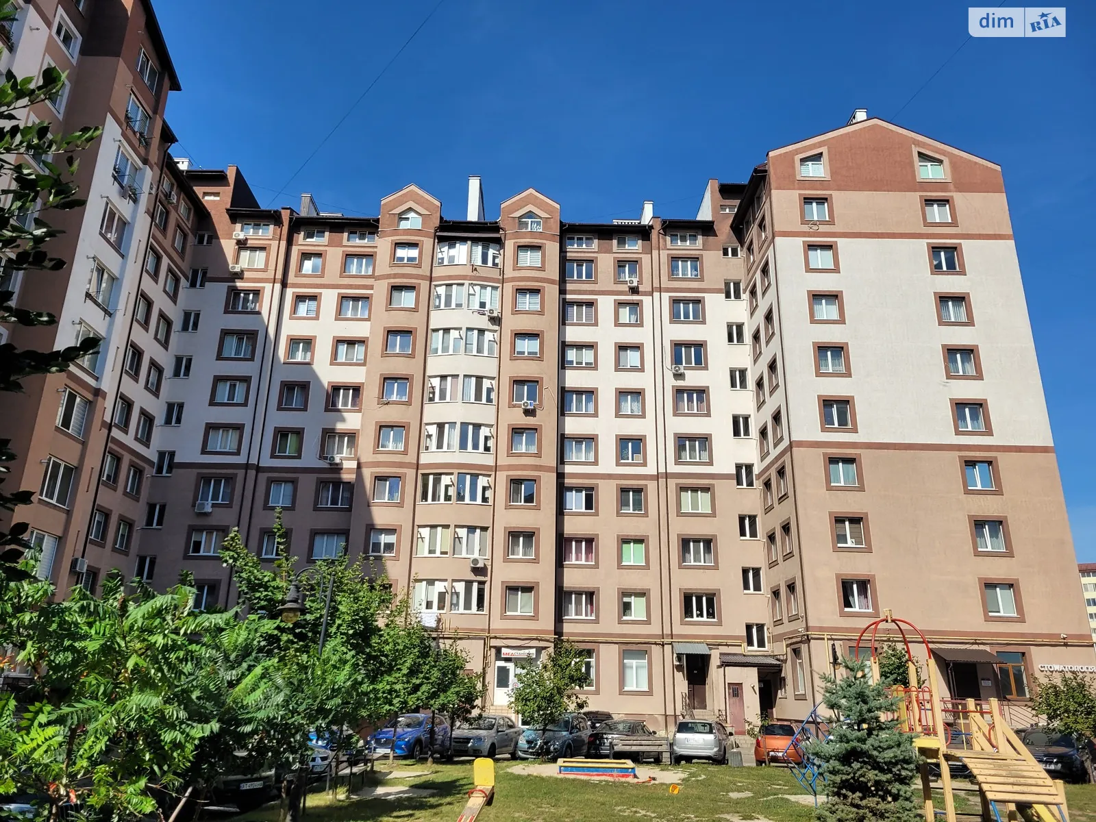 Продается 2-комнатная квартира 67.8 кв. м в Ивано-Франковске, ул. Ивасюка, 11 - фото 1